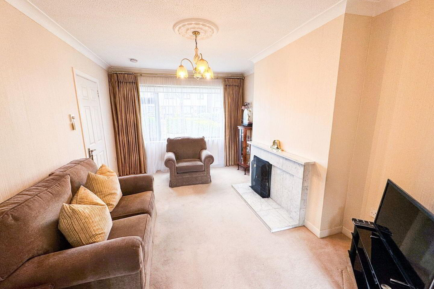 45 Park Road 3 of 22