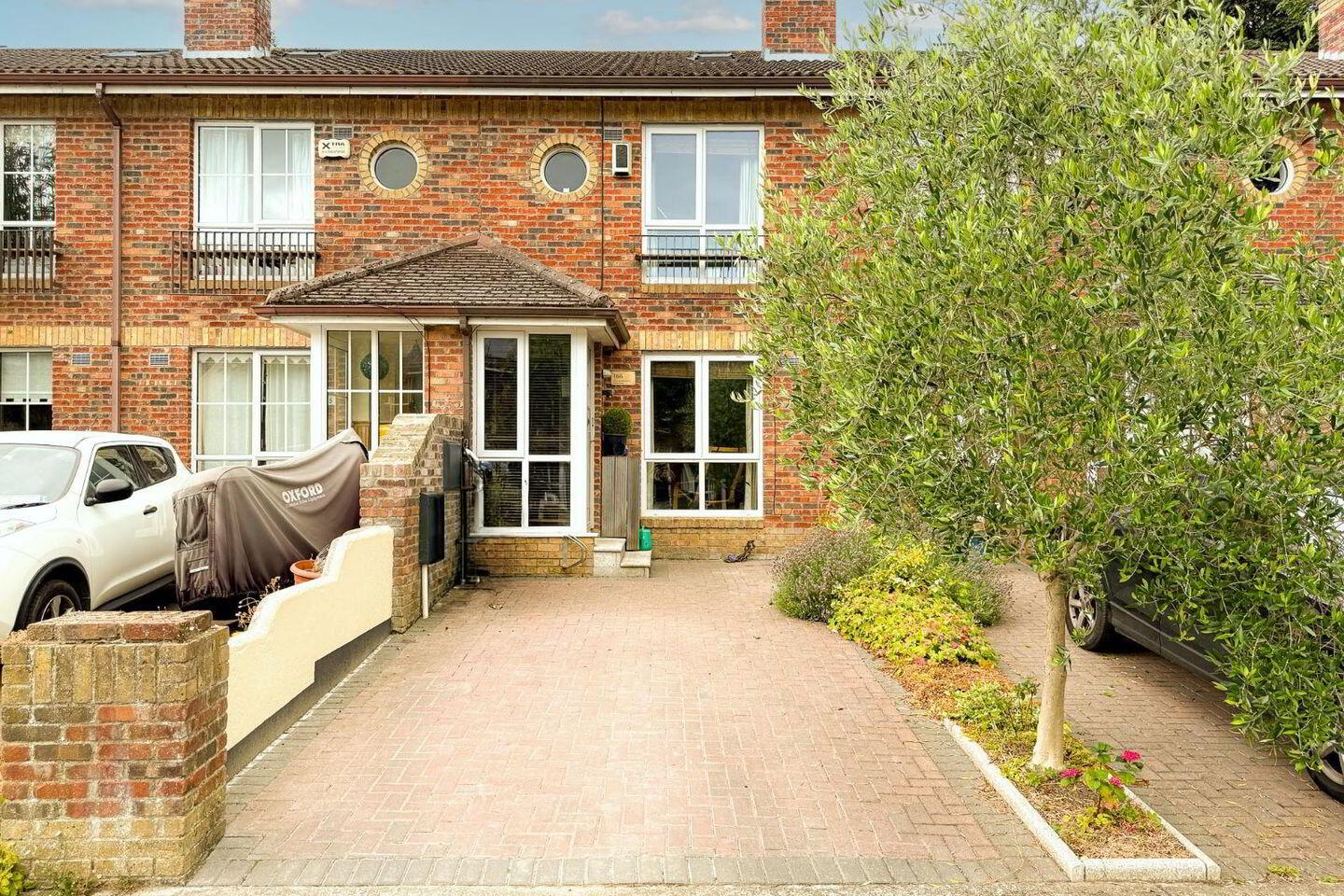 166 Castle Farm 1 of 11