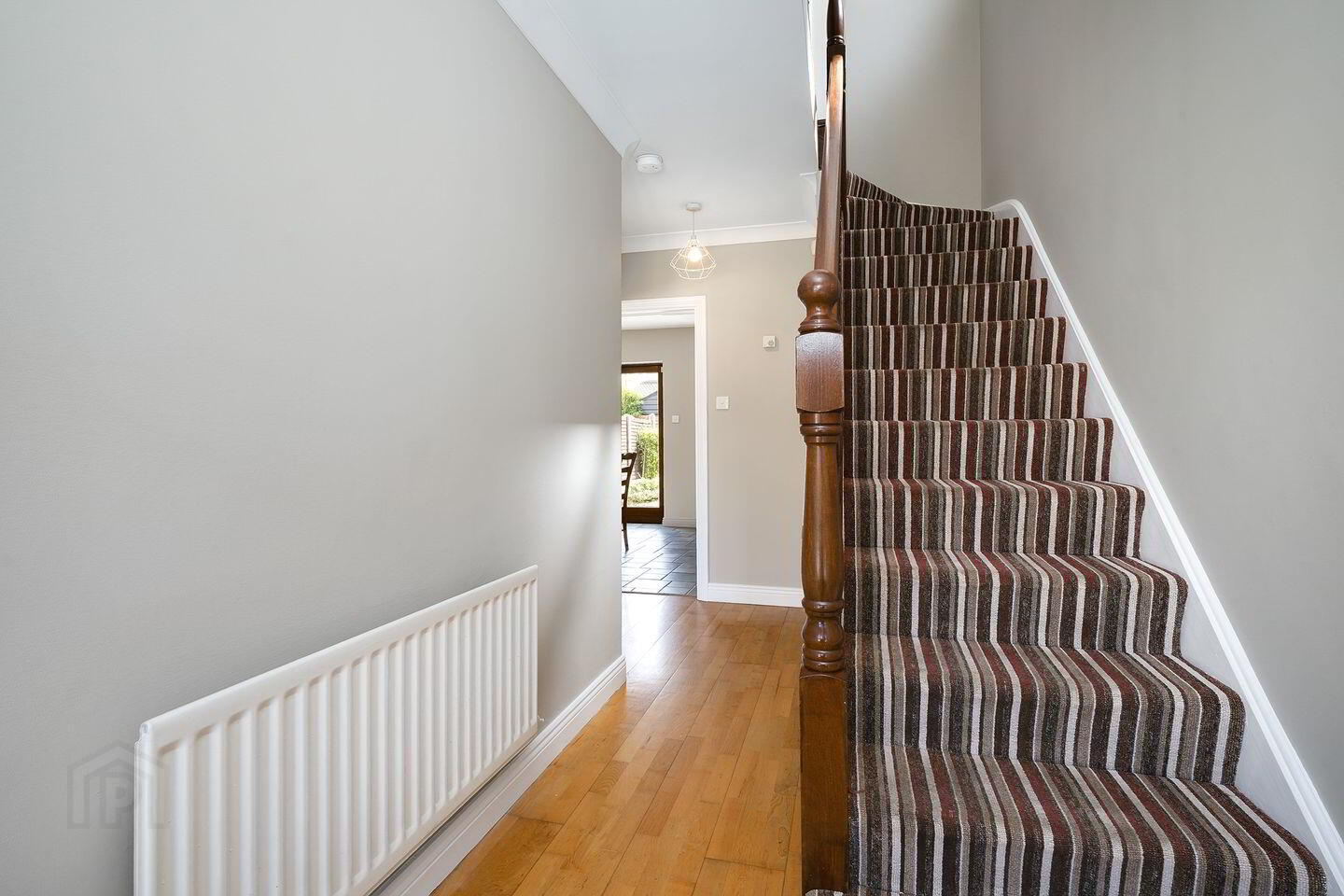 19 Charnwood Grove 3 of 29