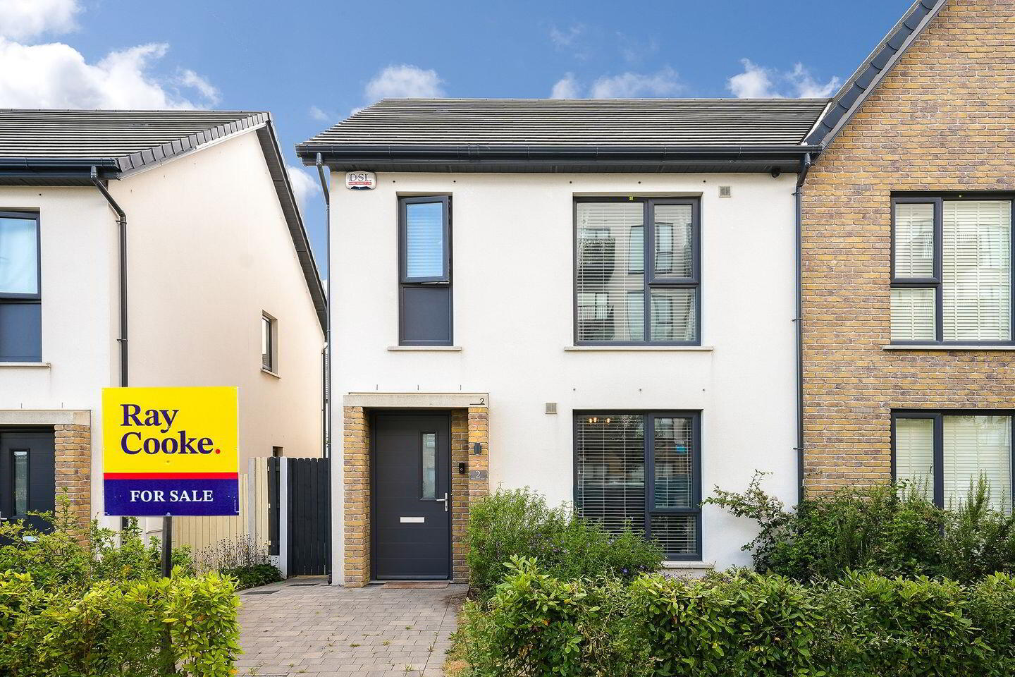 2 Parkleigh Row 1 of 34