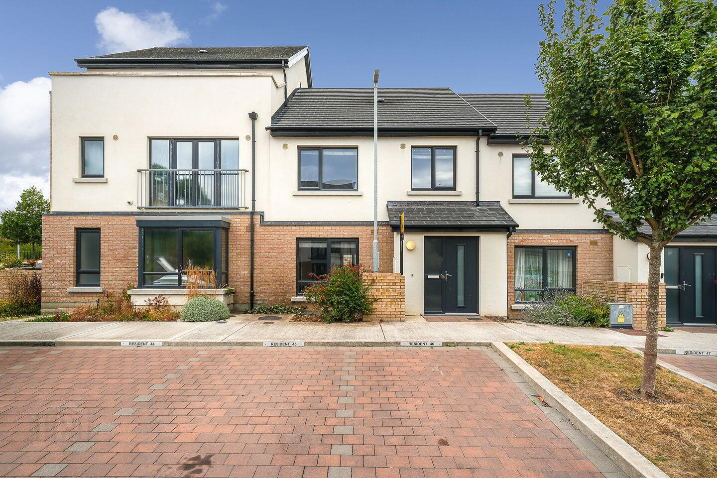 16 Domville Square 1 of 25