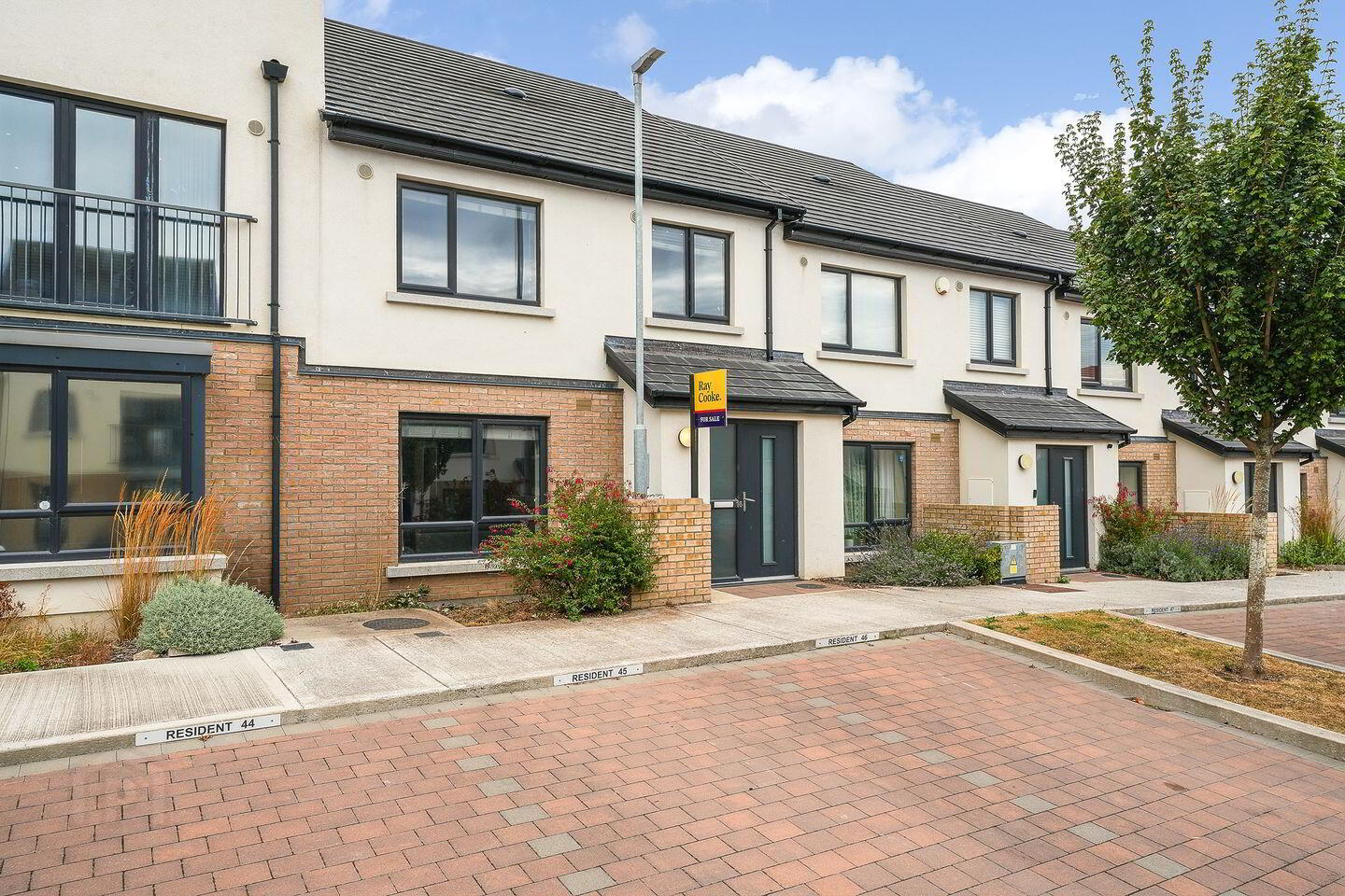 16 Domville Square 2 of 25