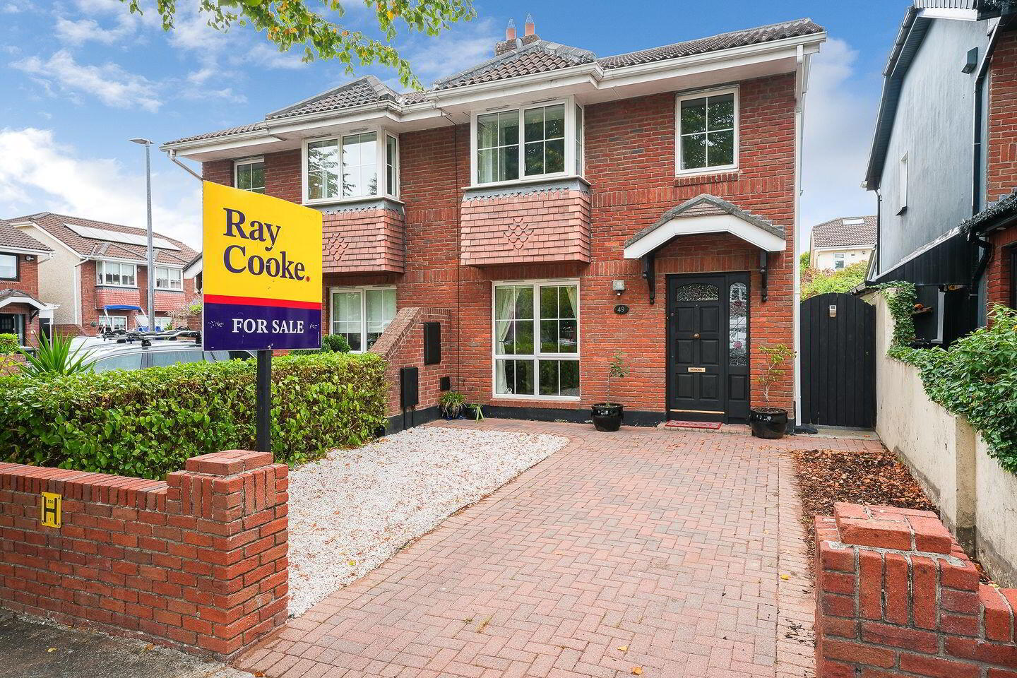 49 Summerfield Rise 1 of 29