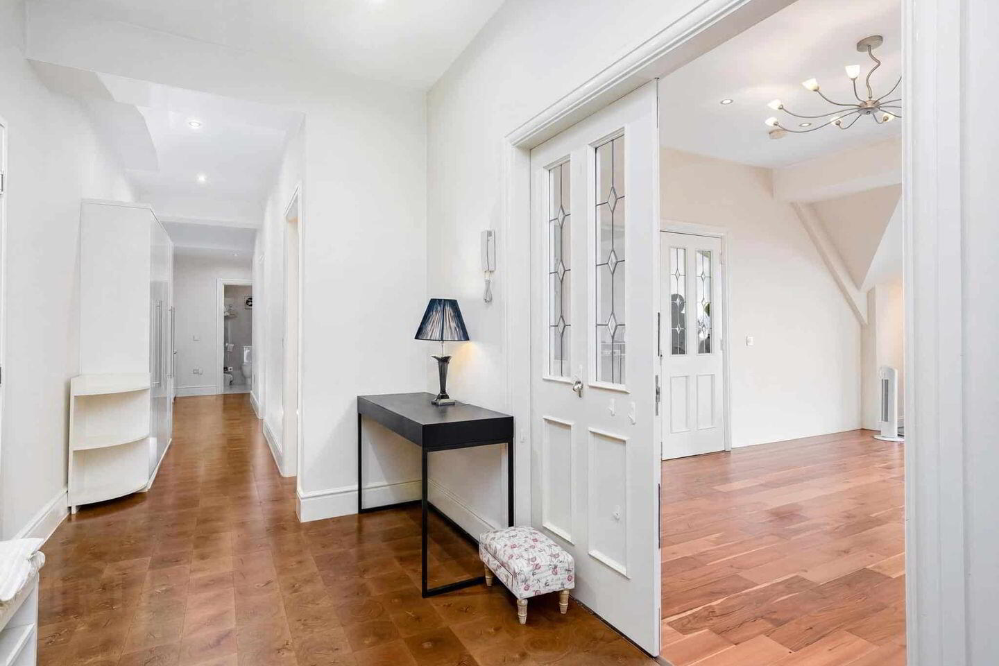 Penthouse @, 45 Ballintyre Square 3 of 21