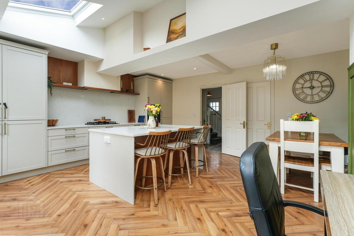 14 Colthurst Mews 2 of 27