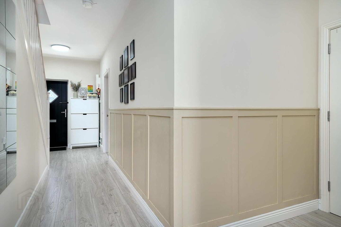 67 Summerseat Way 3 of 31