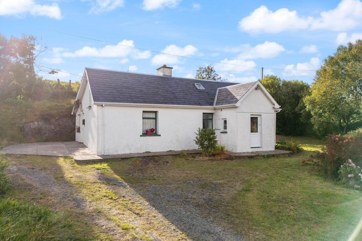 Tra Beag Cottage 2 of 40
