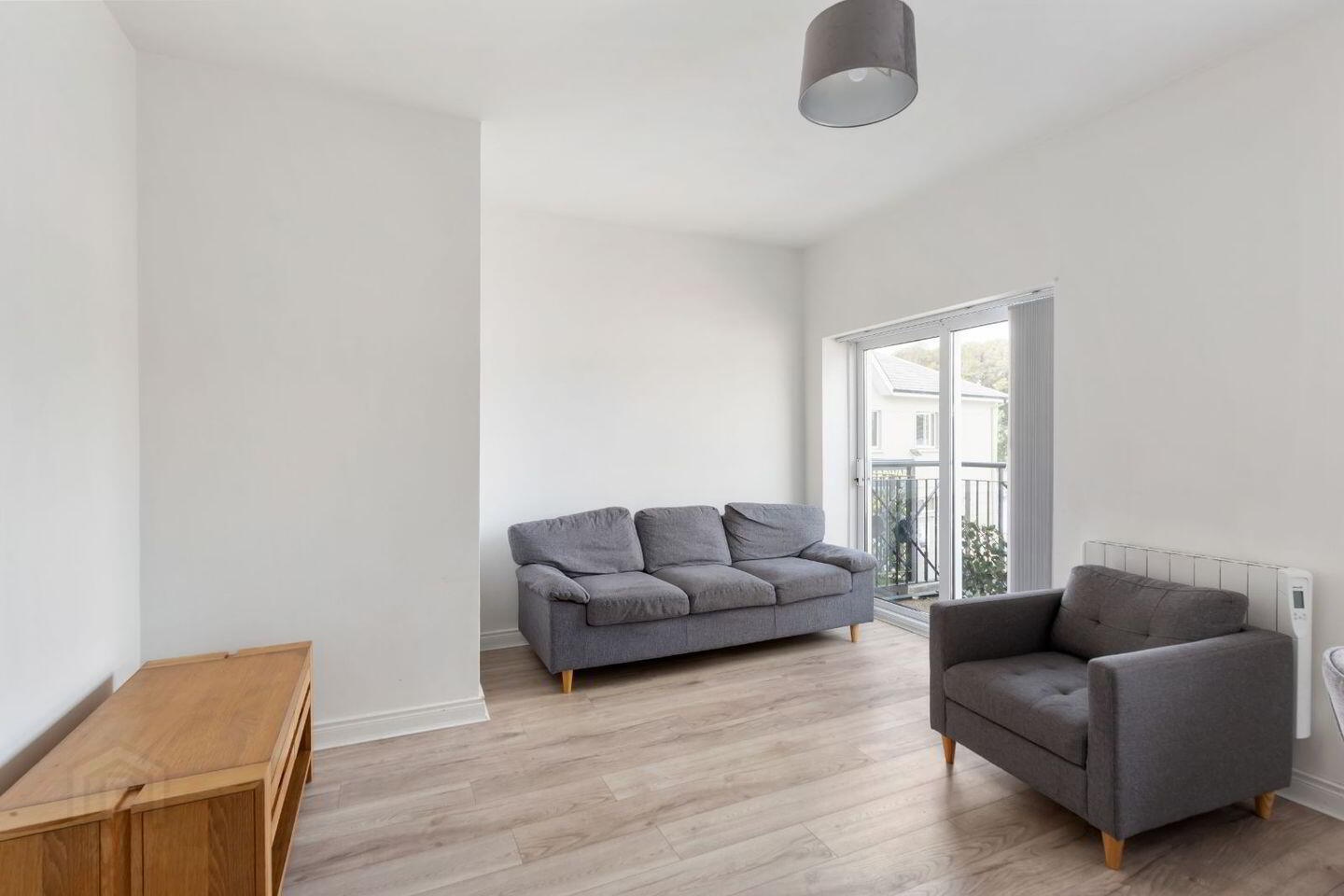Flat 2, Supervalu Centre 2 of 8