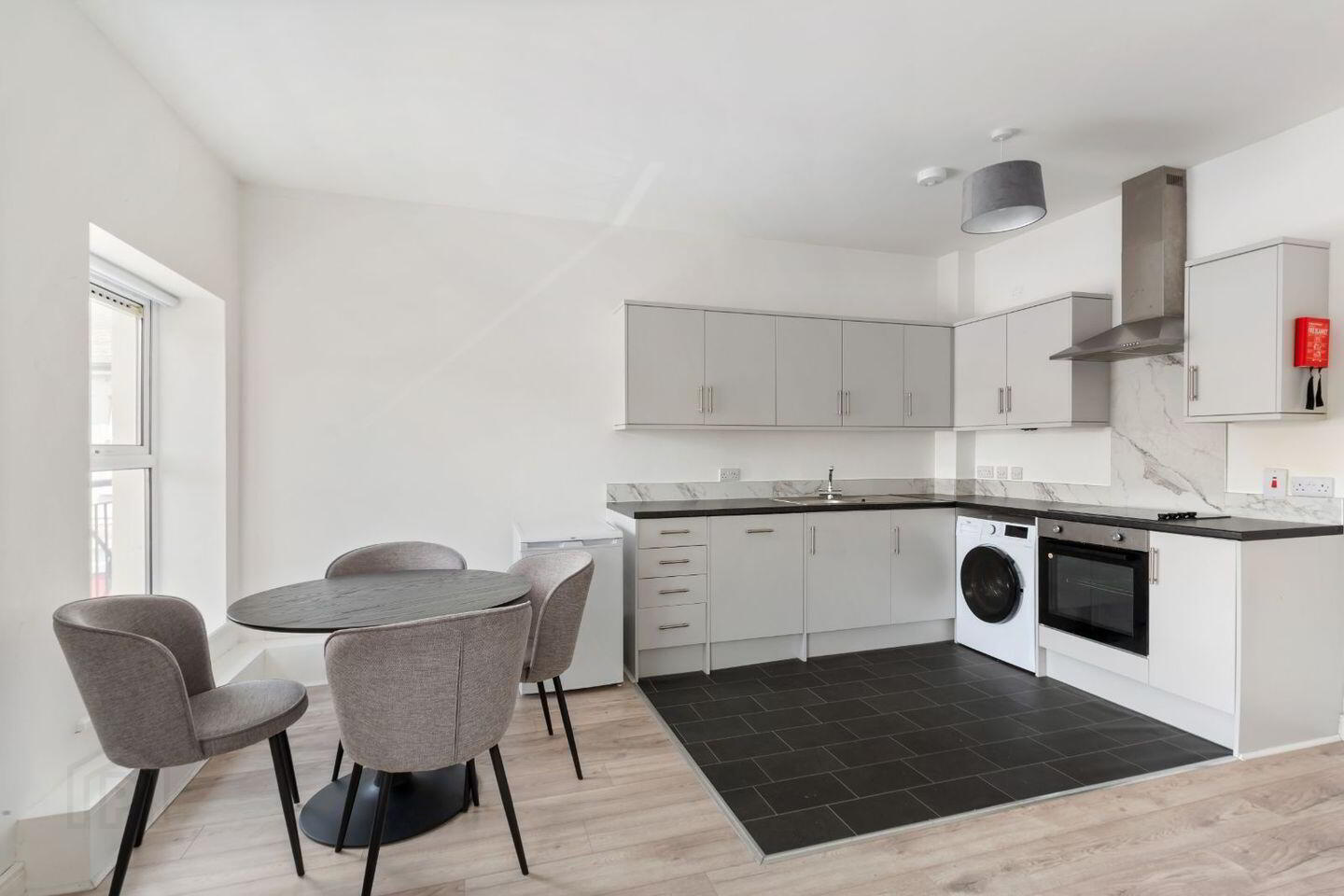 Flat 2, Supervalu Centre 3 of 8