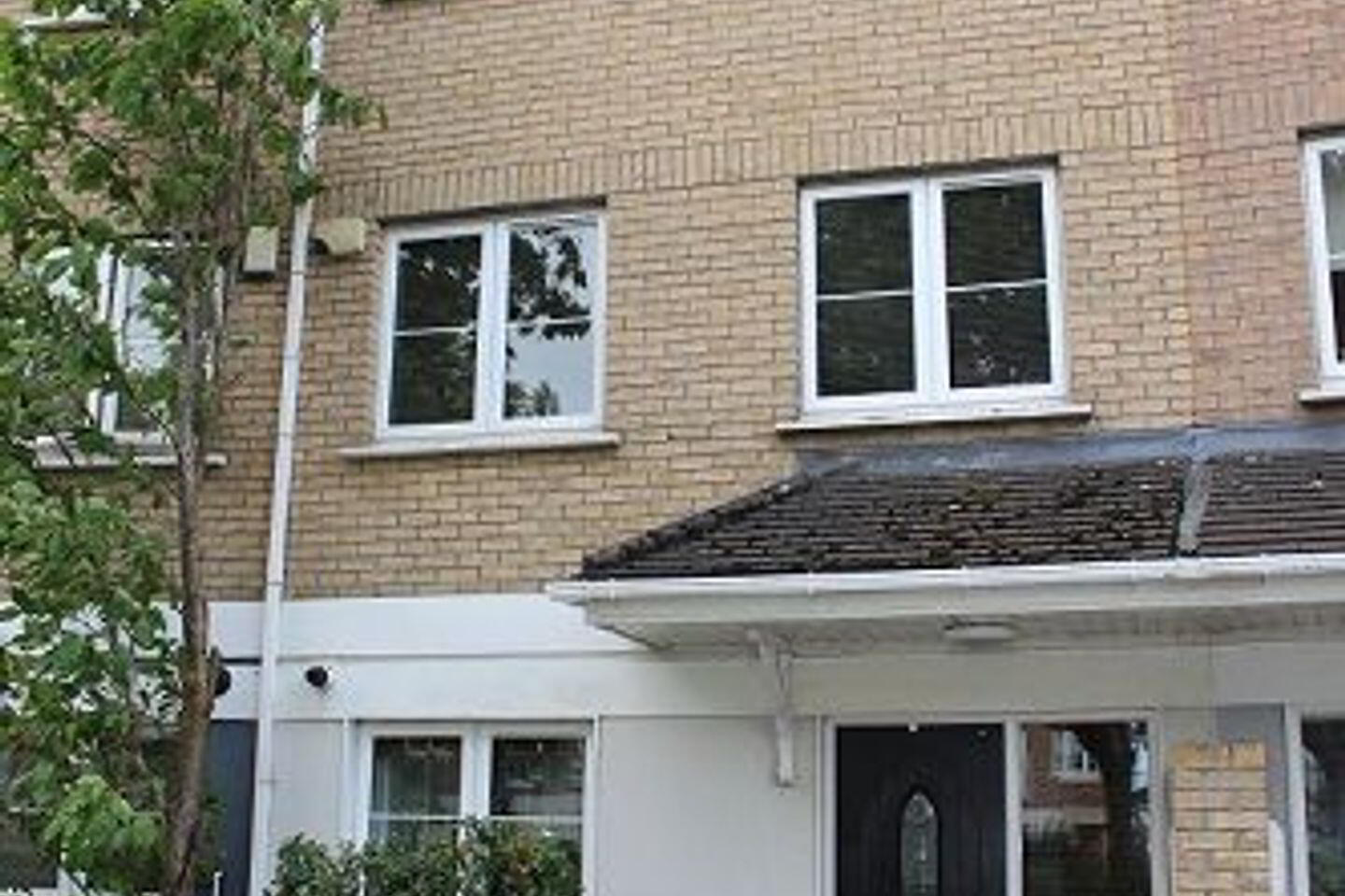39 Rathmore Village 2 of 33