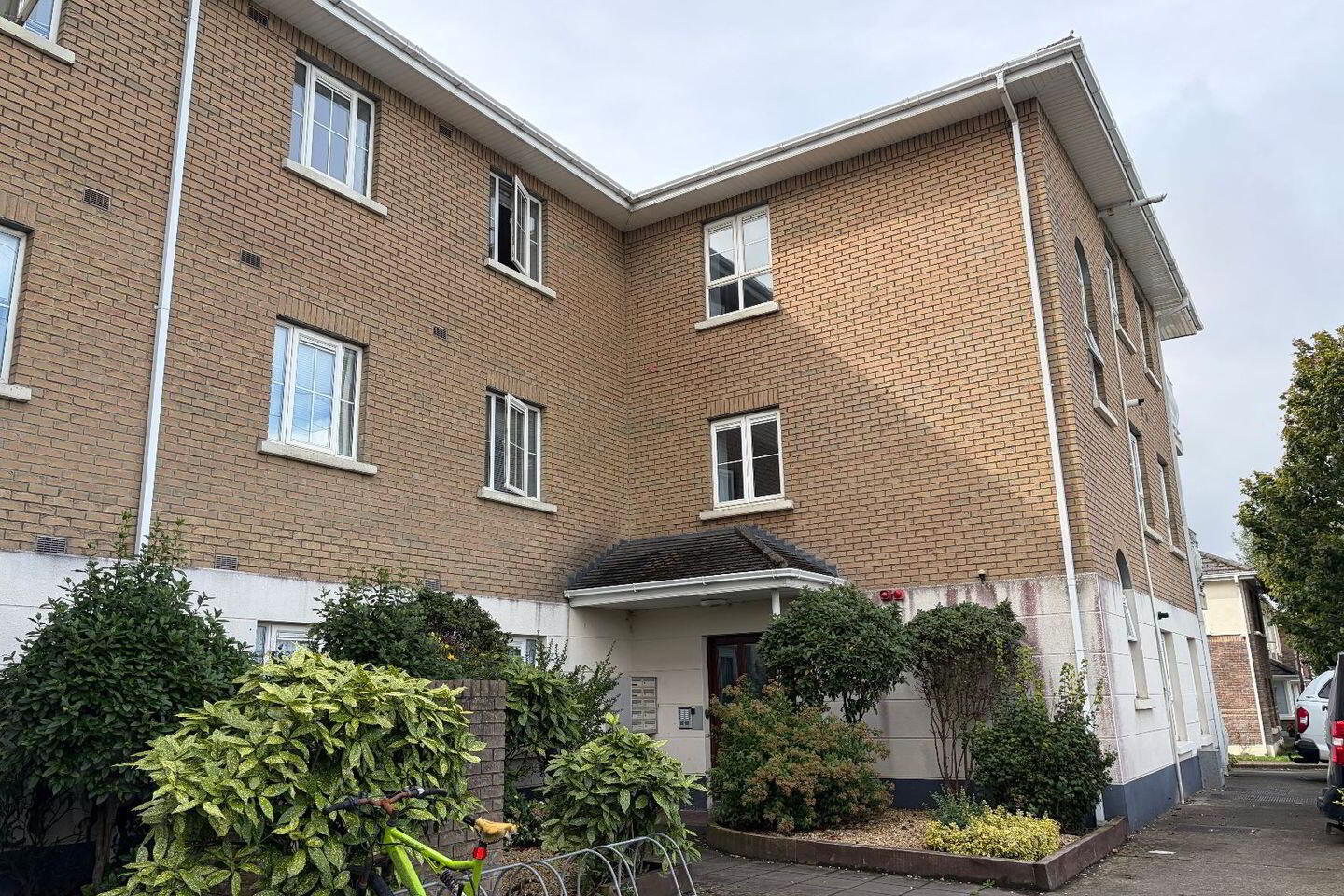 7 Bellgree Square 1 of 22