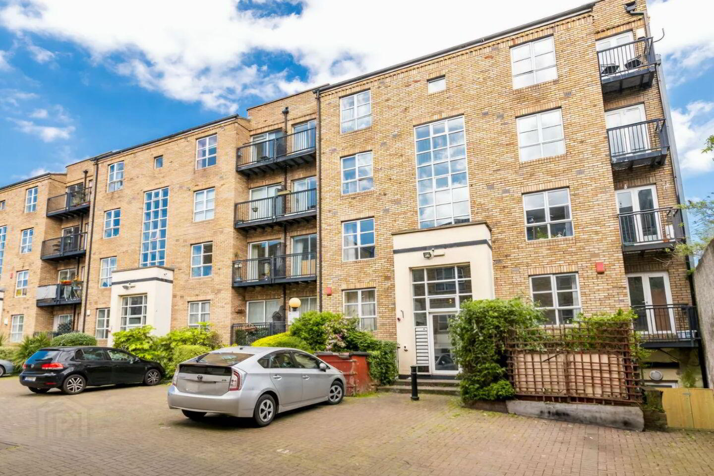 Apartment 1 Pier 19 Bridgefoot Street 1 of 8