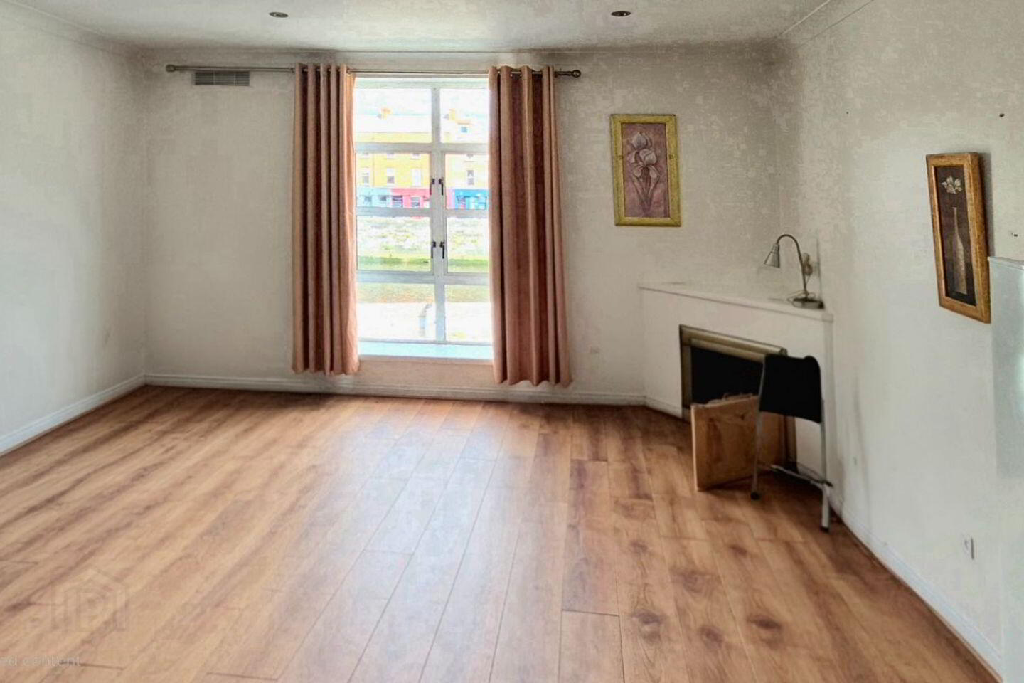 Apartment 1 Pier 19 Bridgefoot Street 3 of 8