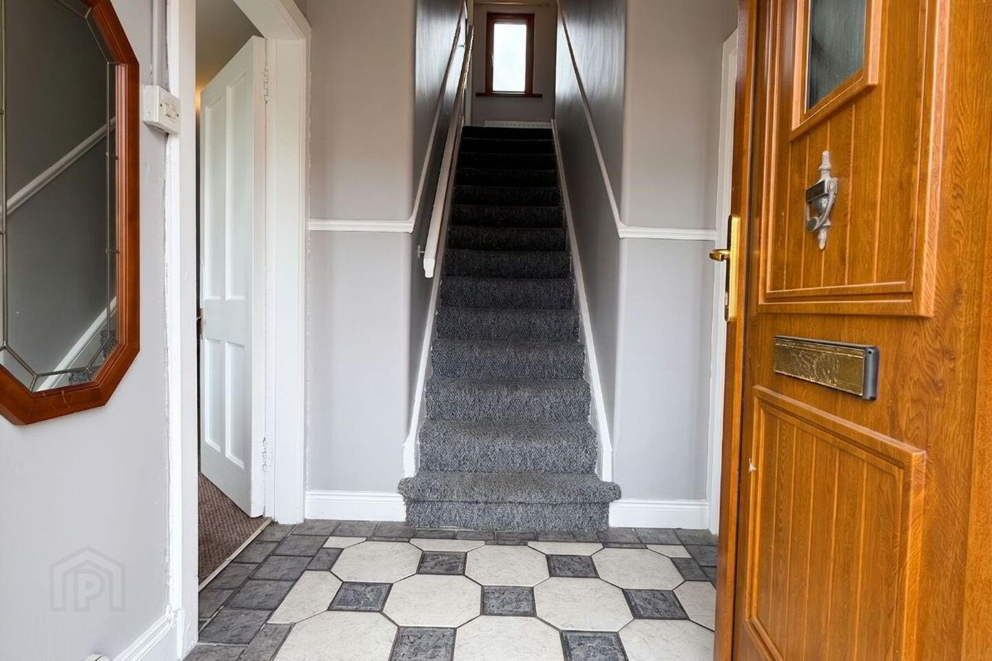 65 Saint Peter's Place 2 of 32