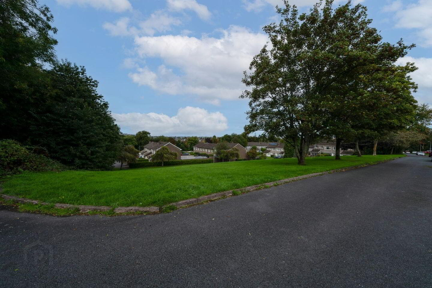 37 Westbury Grove 33 of 33