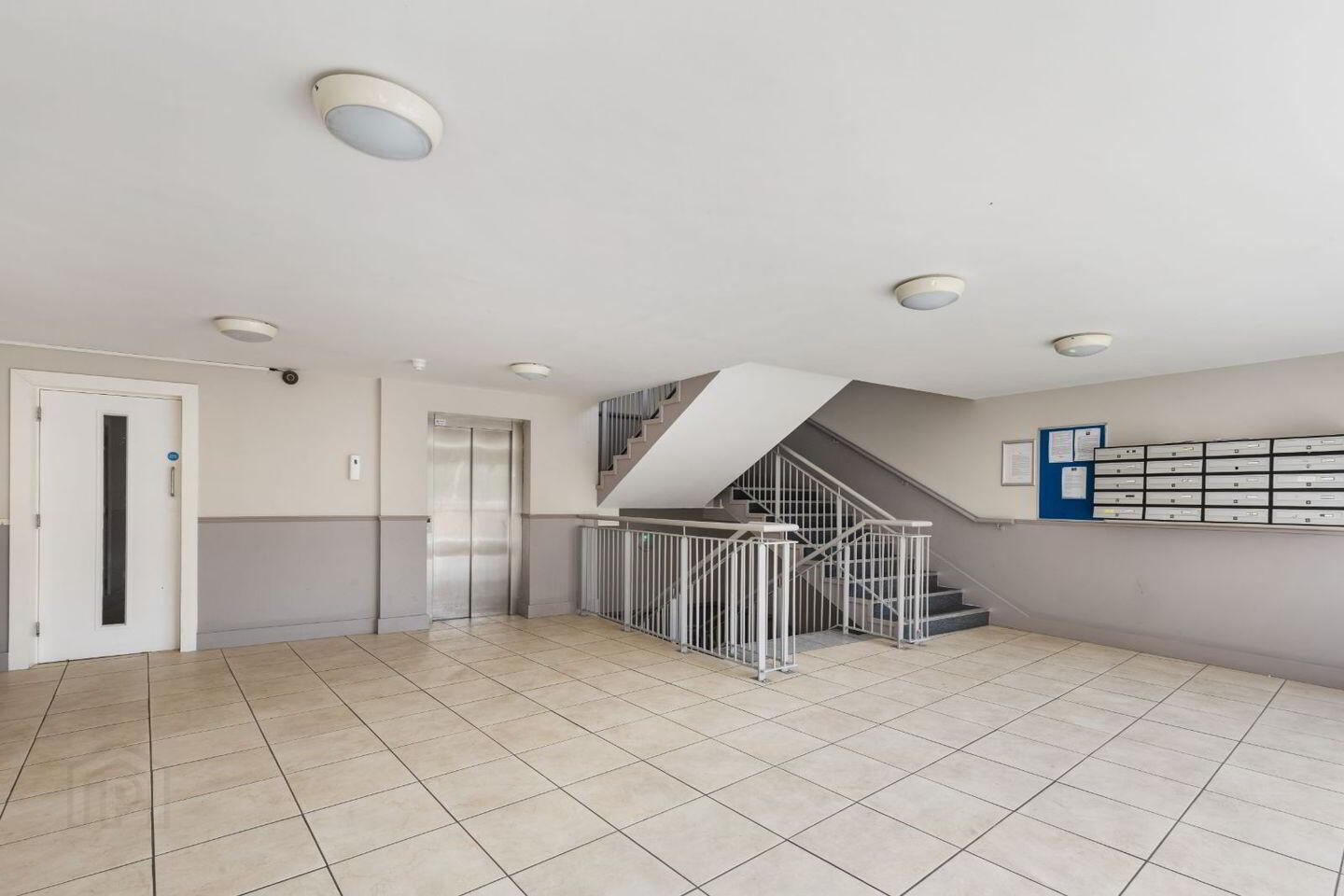 Apartment 19 Greenhills Court 3 of 12