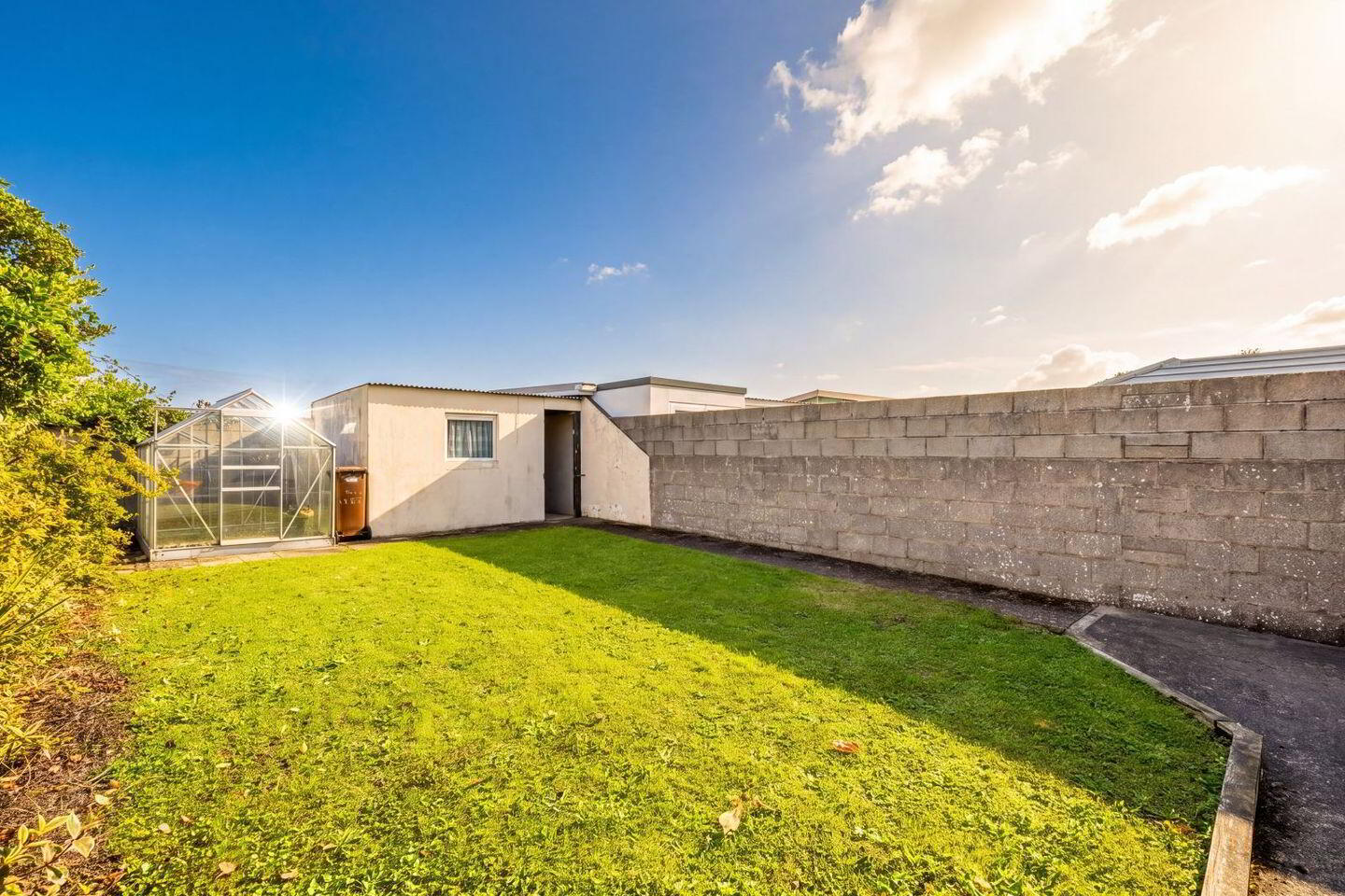 9 Saint Patrick's Close 28 of 29