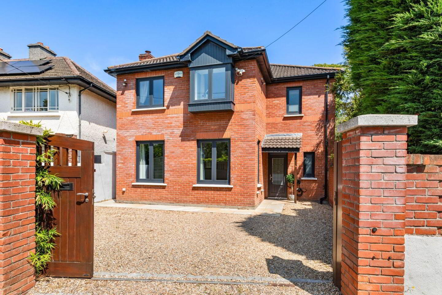 1a Larchfield Road 1 of 18