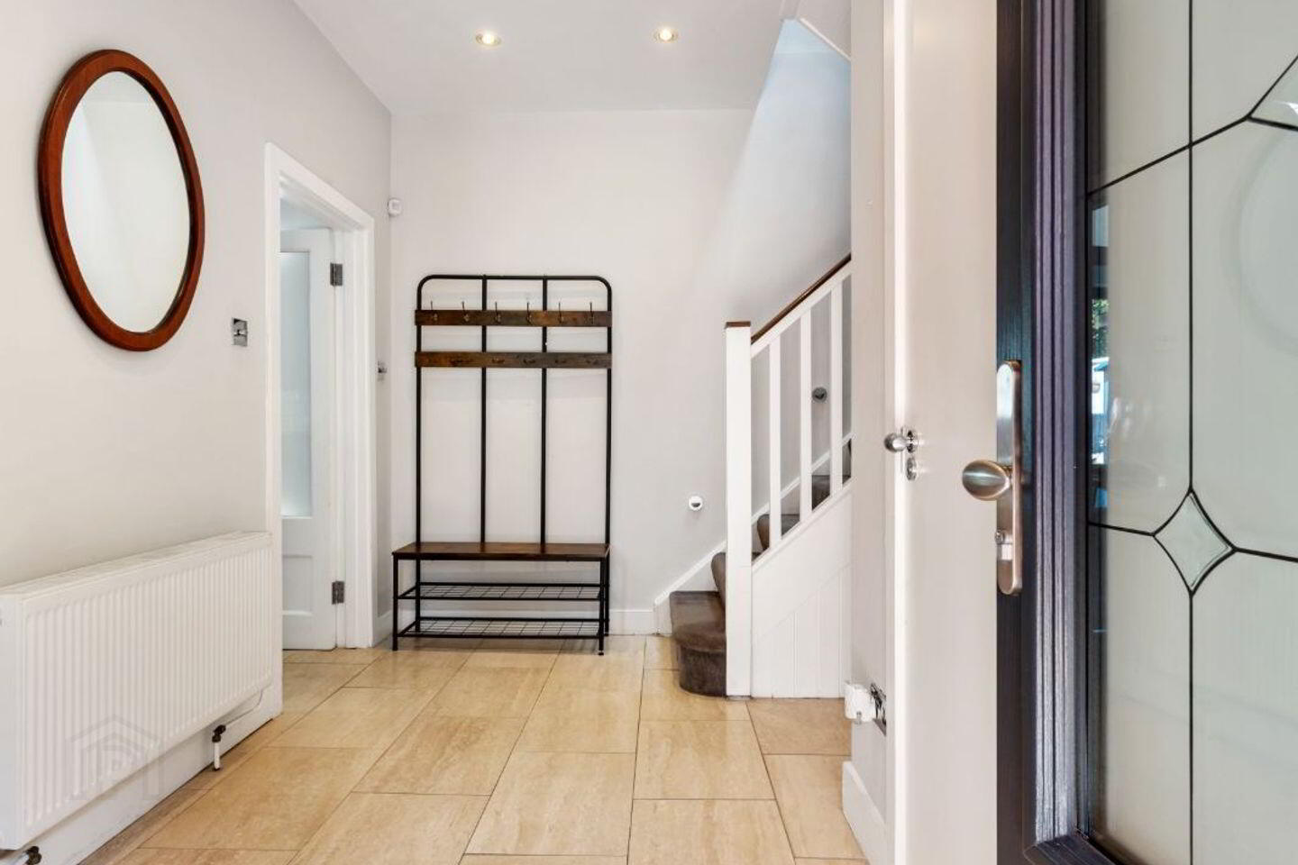1a Larchfield Road 2 of 18