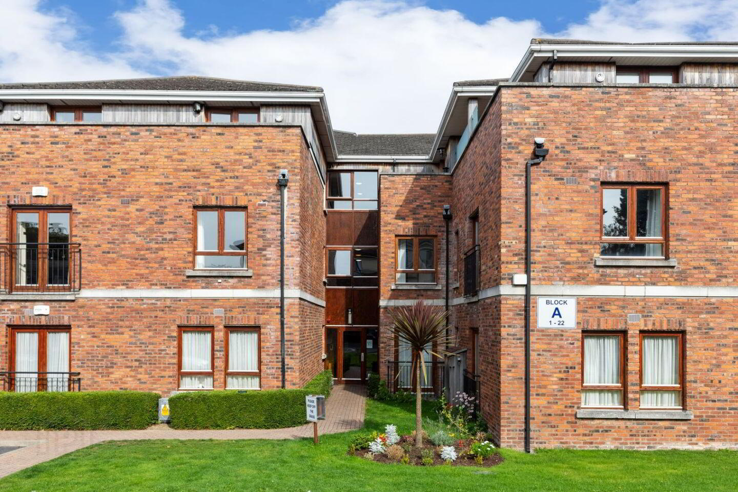 Apartment 11 Block A Altamont Hall 11 of 12