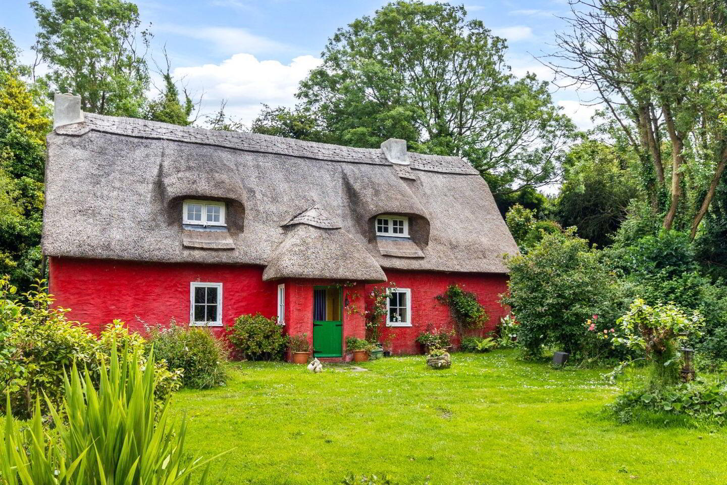 Fairgreen Cottage 2 of 28