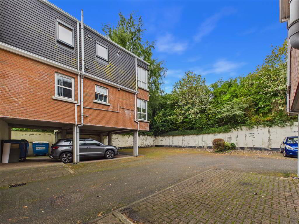 Apt 17 Casement Manor, 91-93 Andersonstown Road 25 of 26
