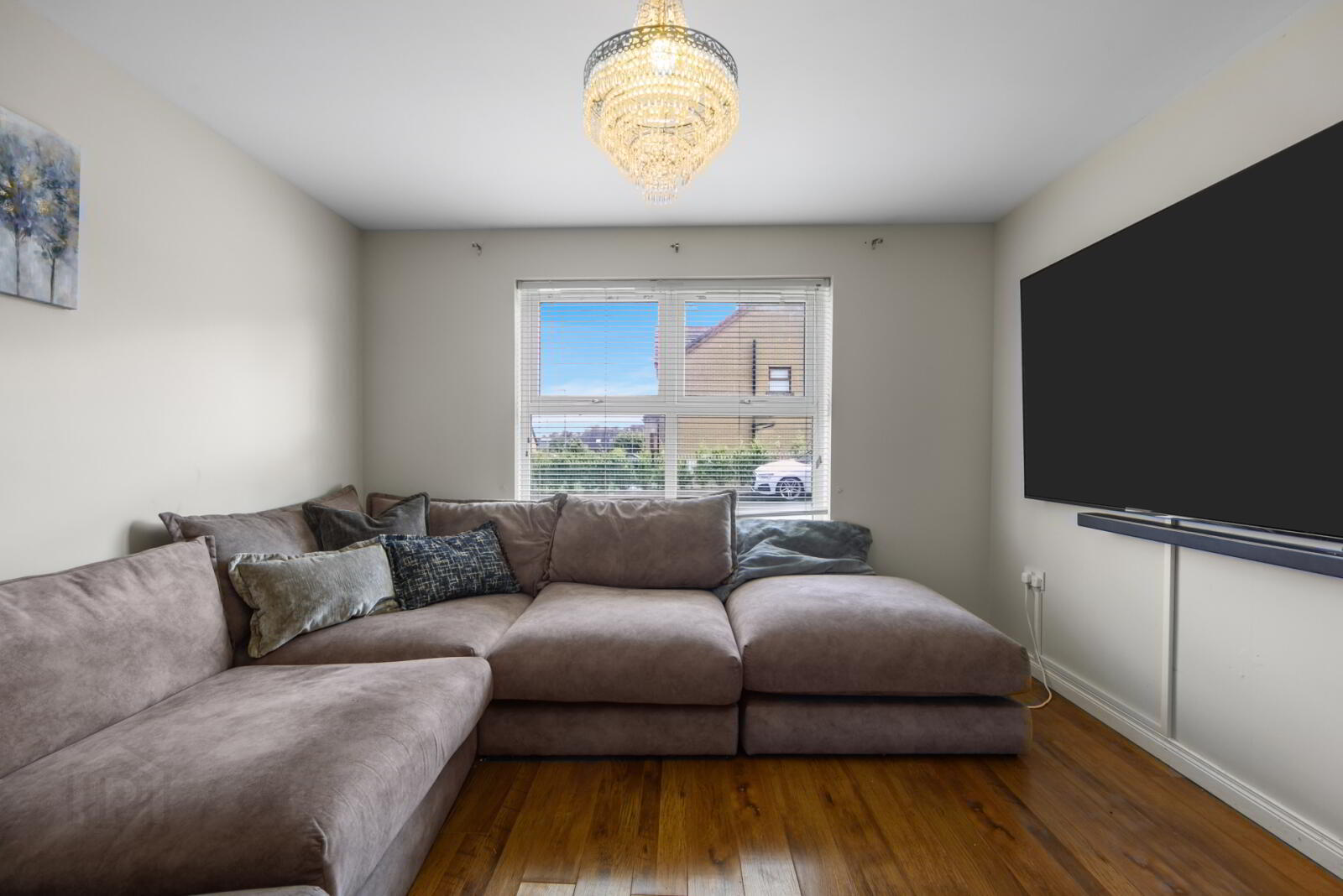 11 Aylesbury Road 3 of 29