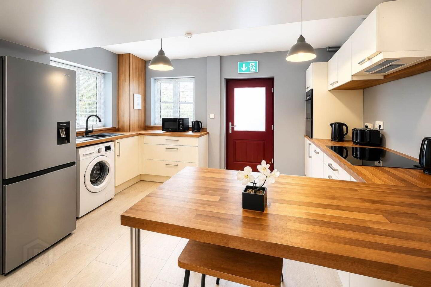 7 Little Glentworth Street 1 of 13