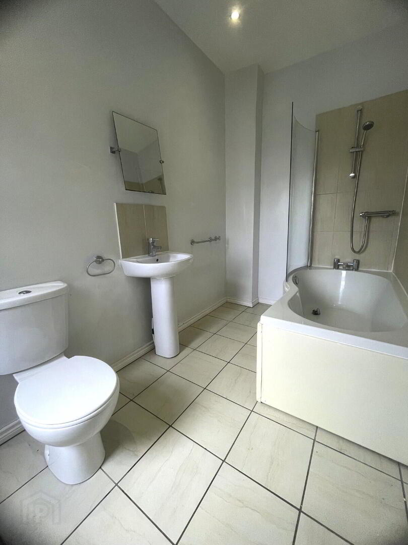 835 Crumlin Road 11 of 12