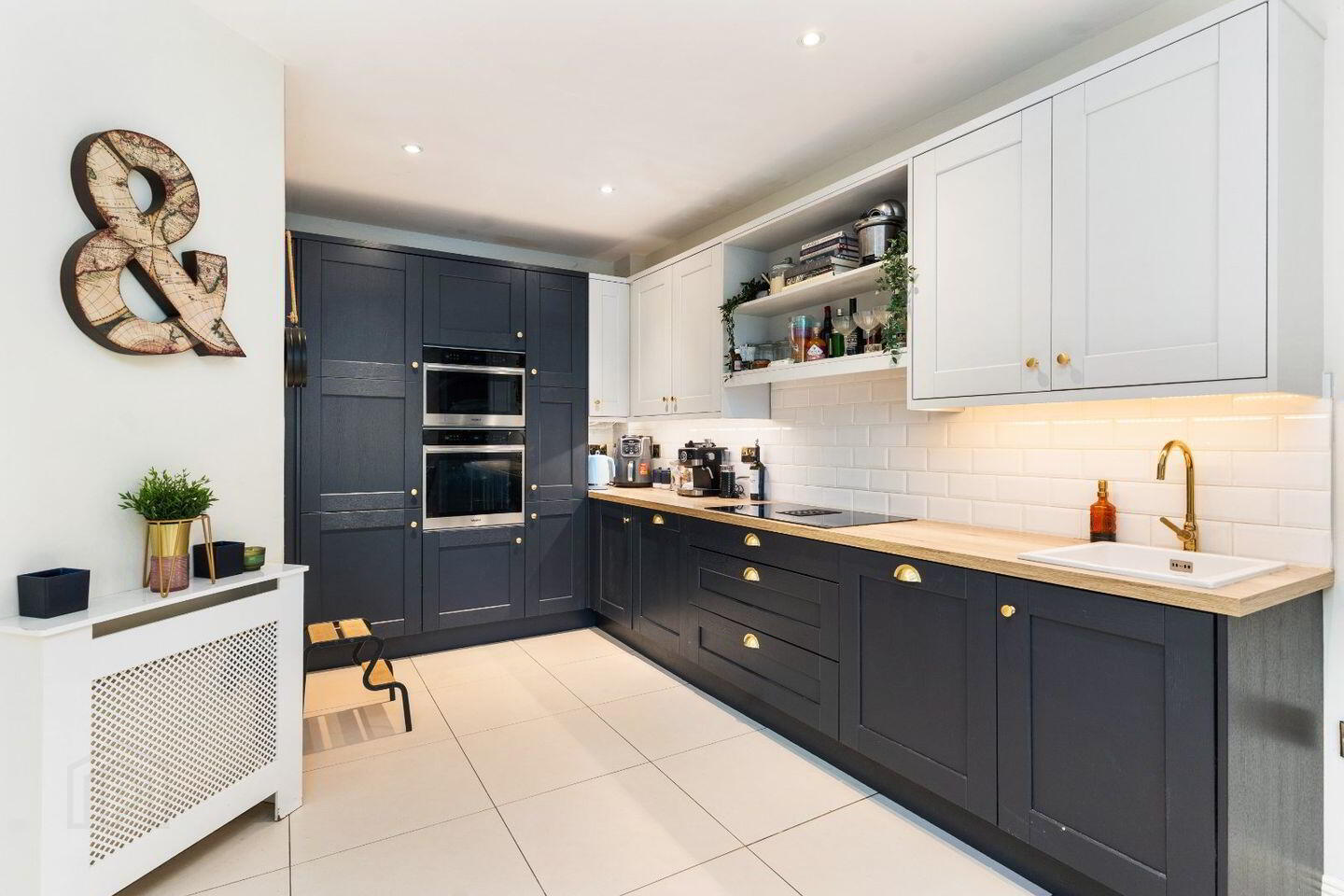 6 Stocking Wood Green 2 of 15