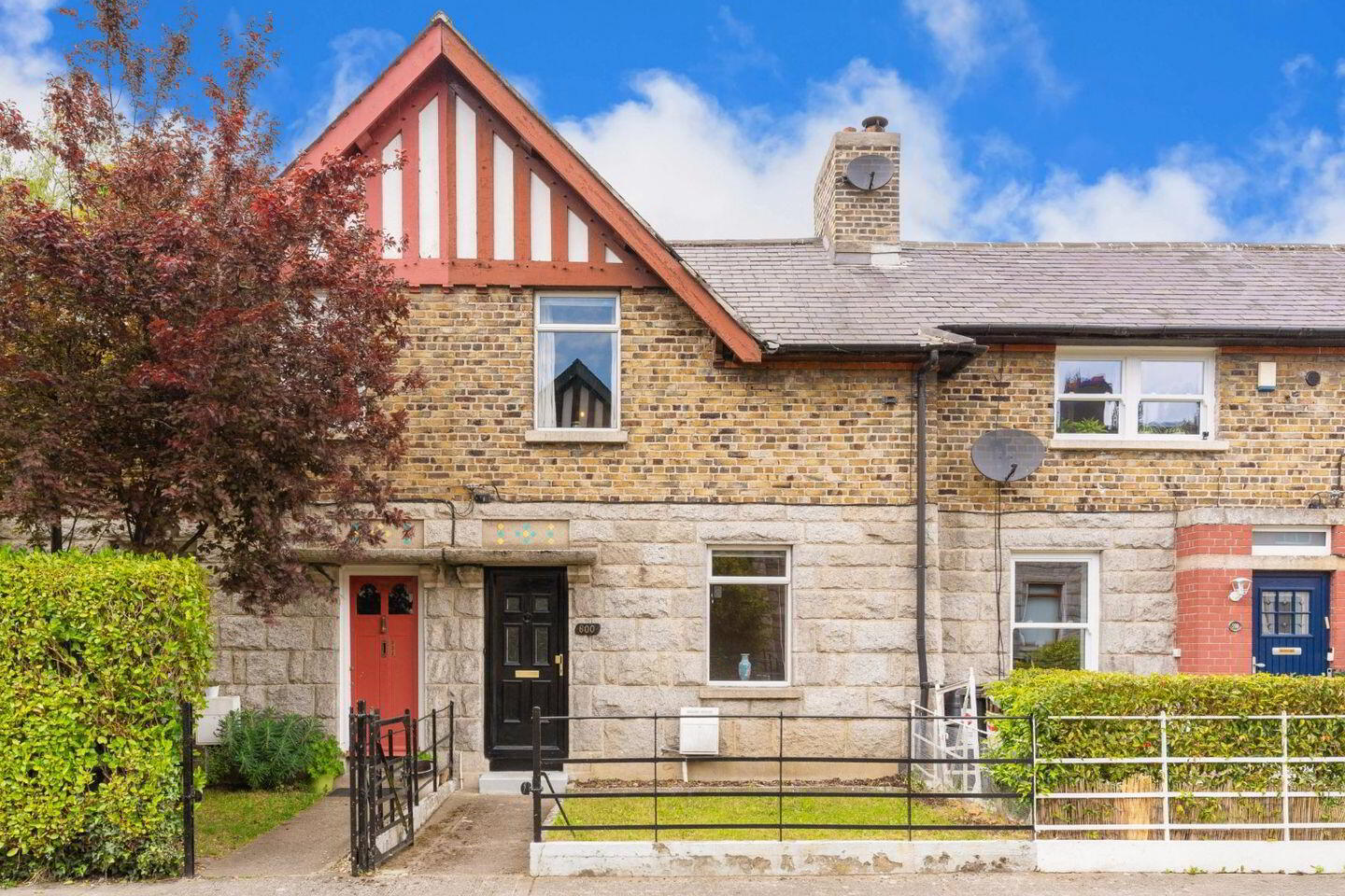 600 Woodview Cottages 1 of 14