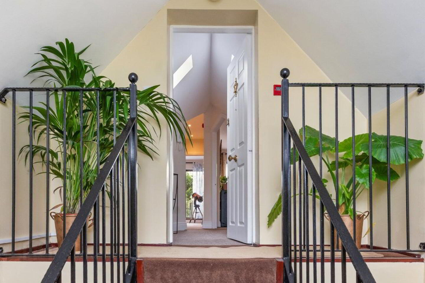 50 Village Court 2 of 19