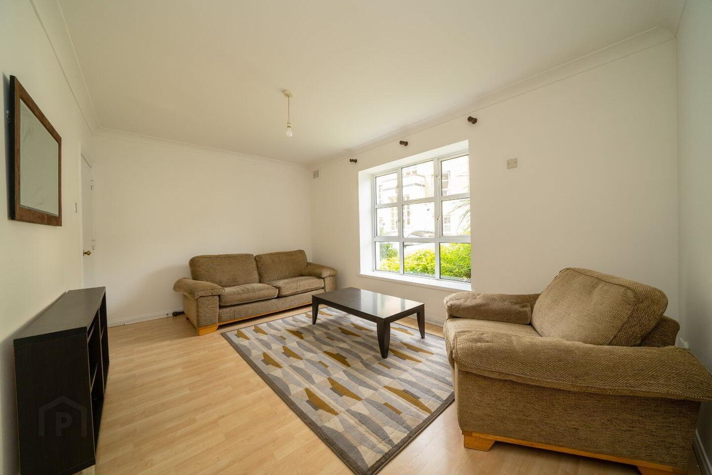 Apt 47, Pier 19 3 of 10