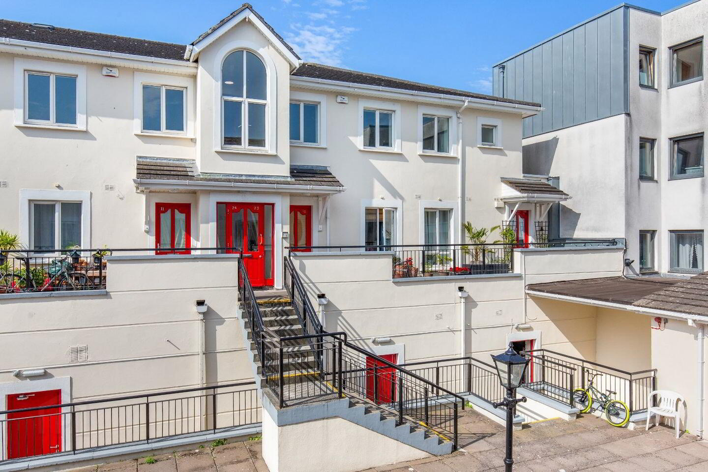 24 Saint Helen's Court 1 of 25