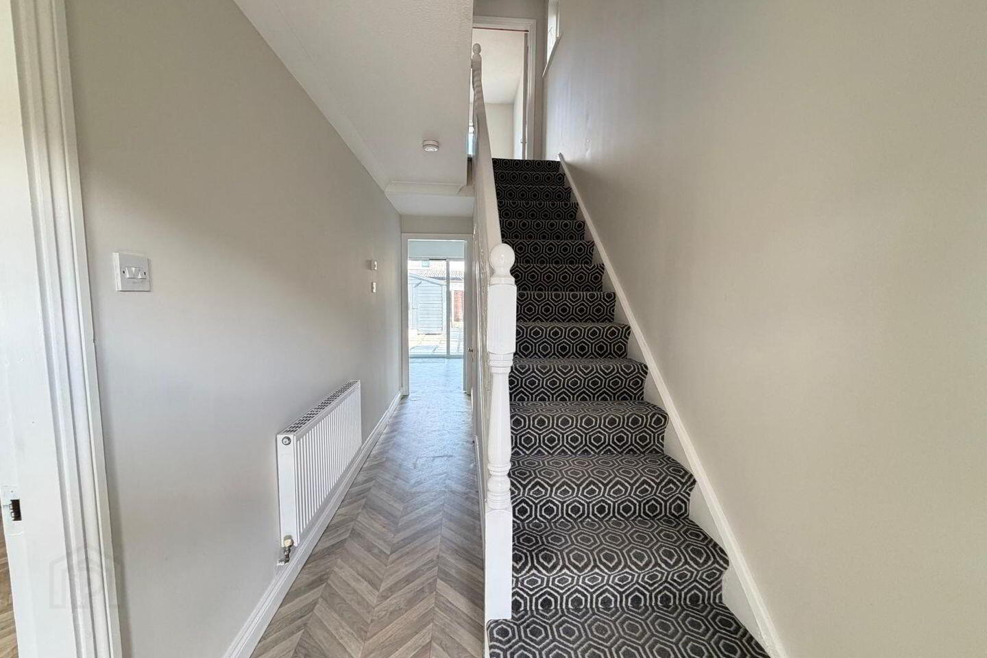42 Beechwood Close 2 of 24