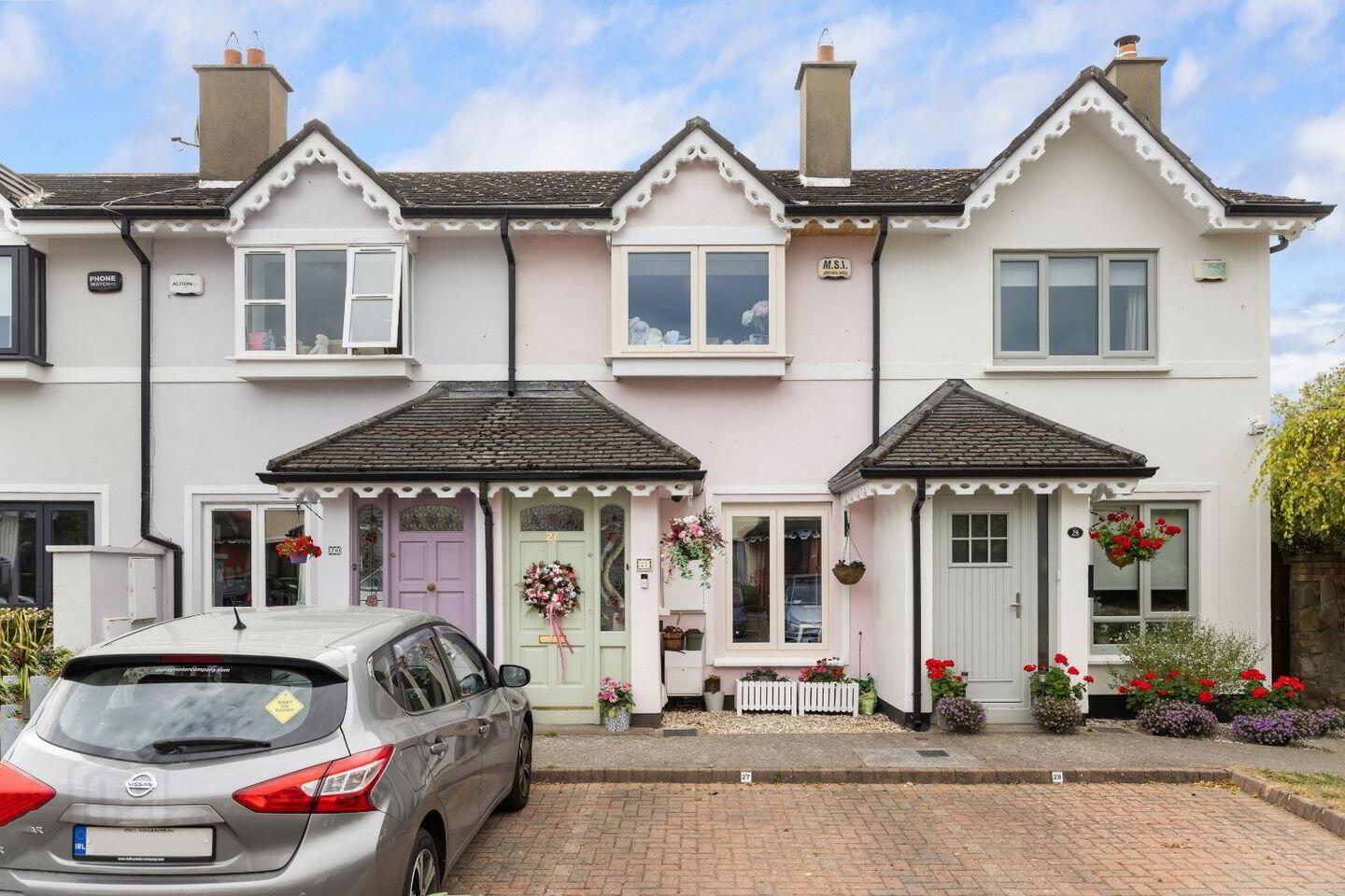 27 Stonebridge Close 1 of 13