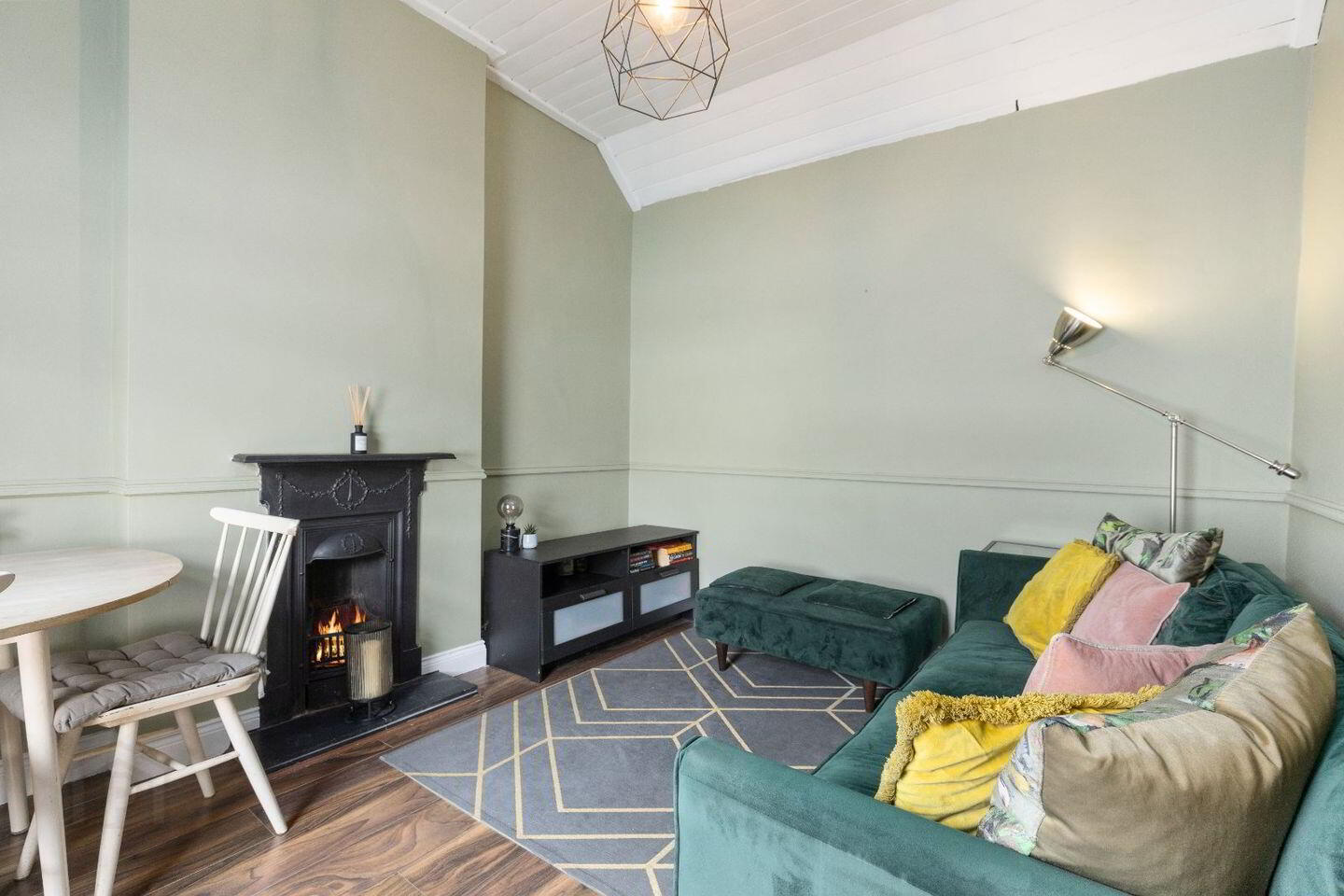 Ivy Cottage, 2 Meath Place 3 of 12