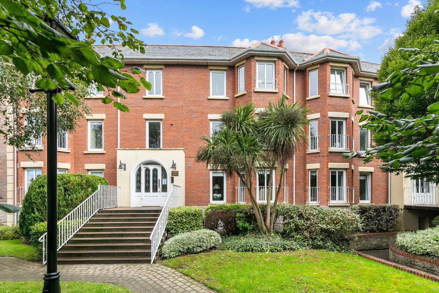 18 Radcliff Hall 1 of 13