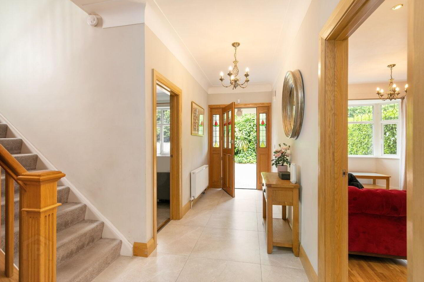 8 Nutley Lane 2 of 31