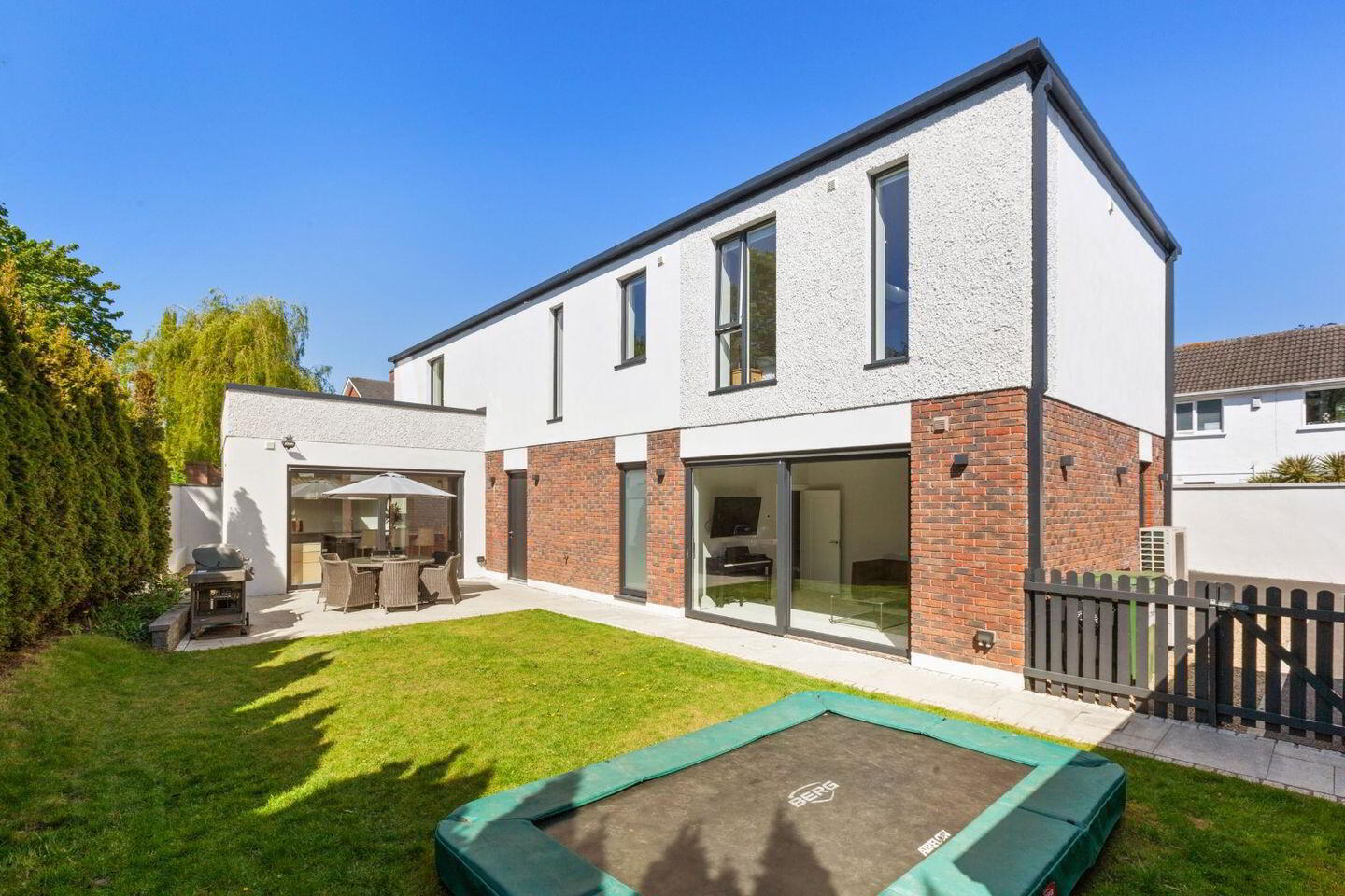 12A Dunsandle Court 1 of 30