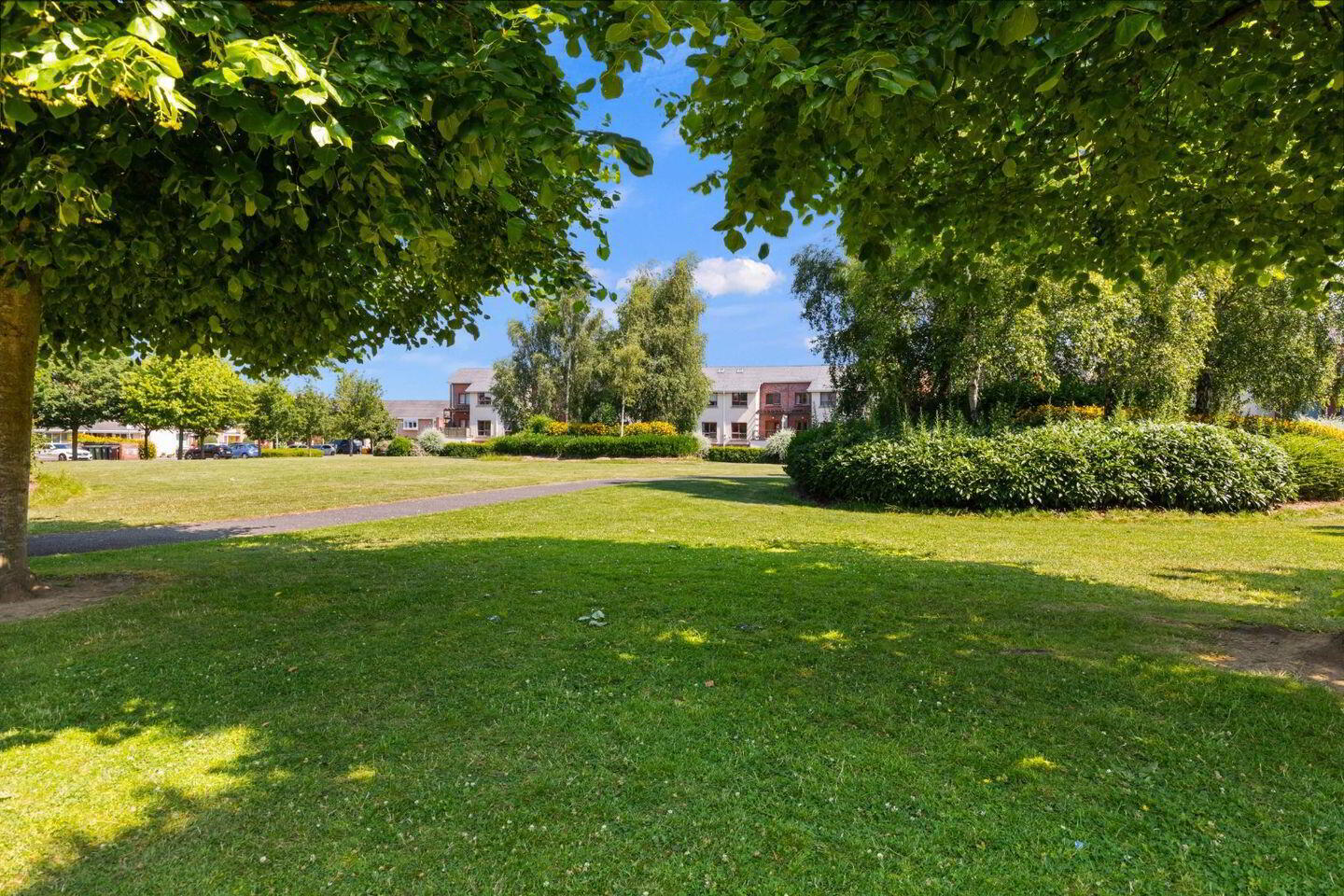 2 Fernleigh Lawn 15 of 16