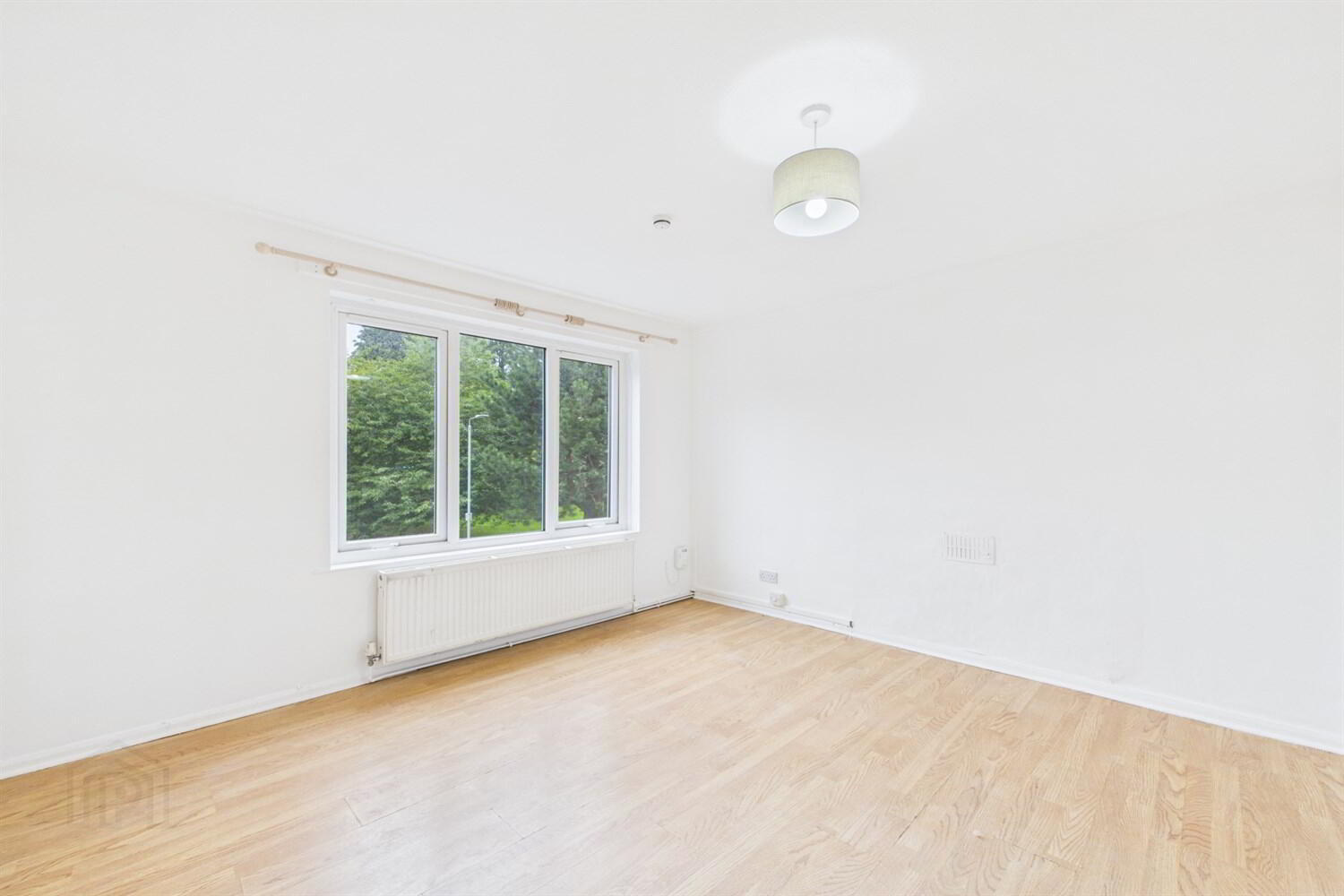 Flat D, 3 Laurel Way 3 of 9