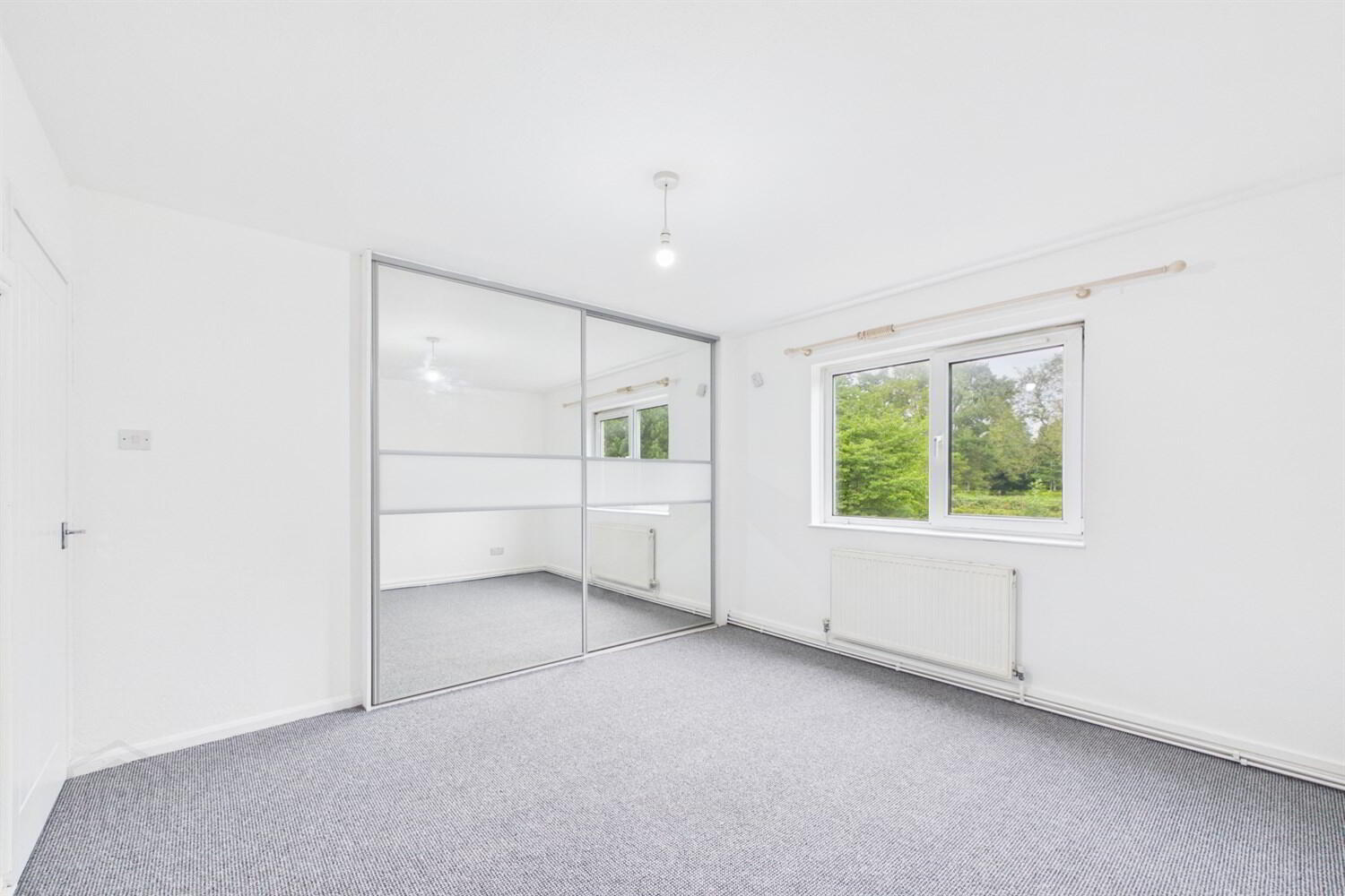 Flat D, 3 Laurel Way 8 of 9