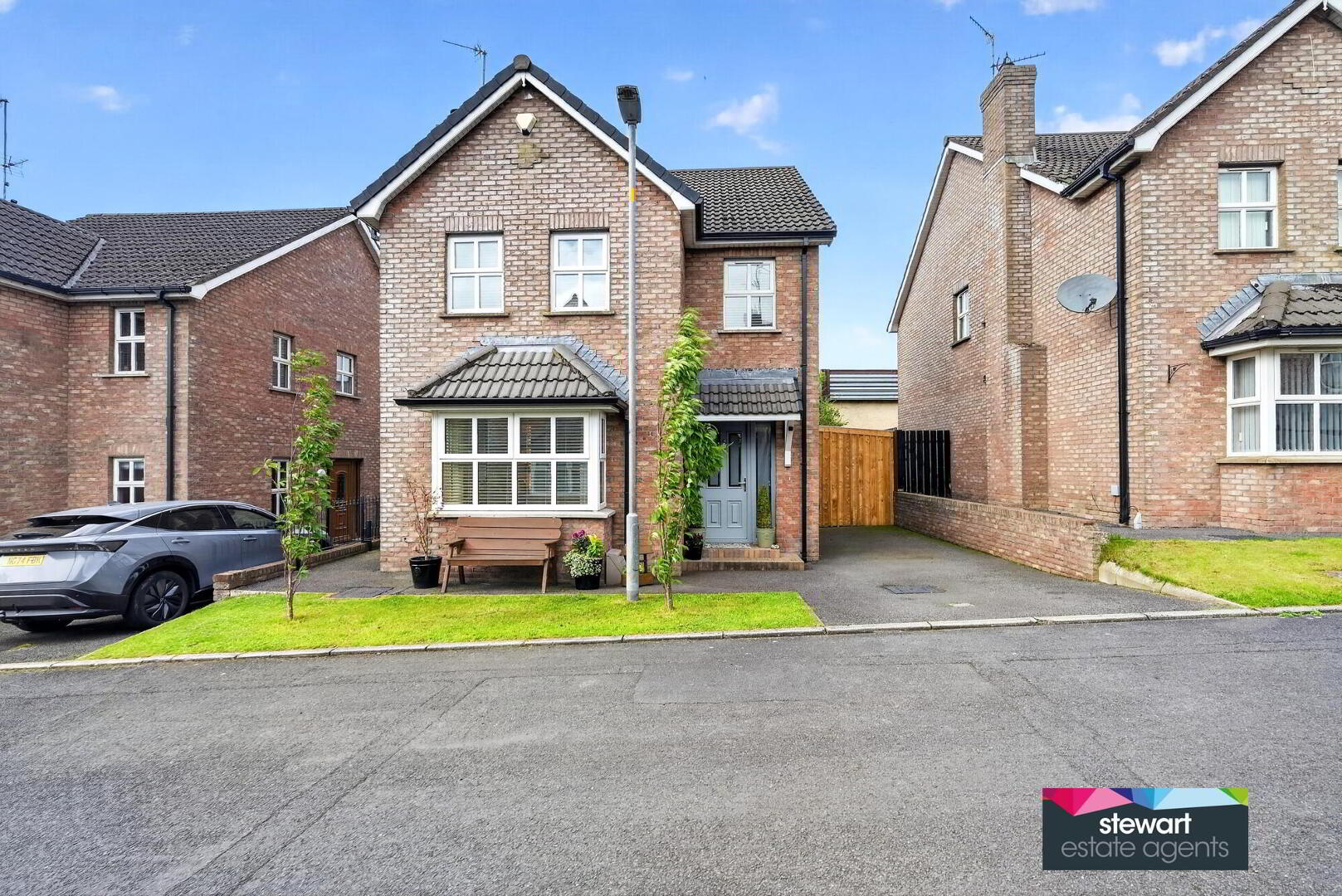 4 Broomhill Grove 2 of 38