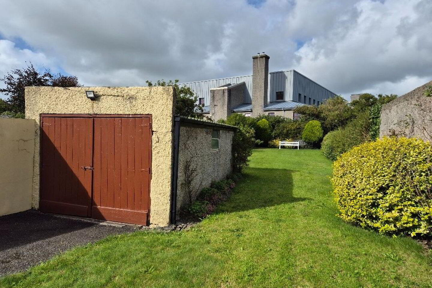Saint Gabriel's, 3 Caherina 14 of 15