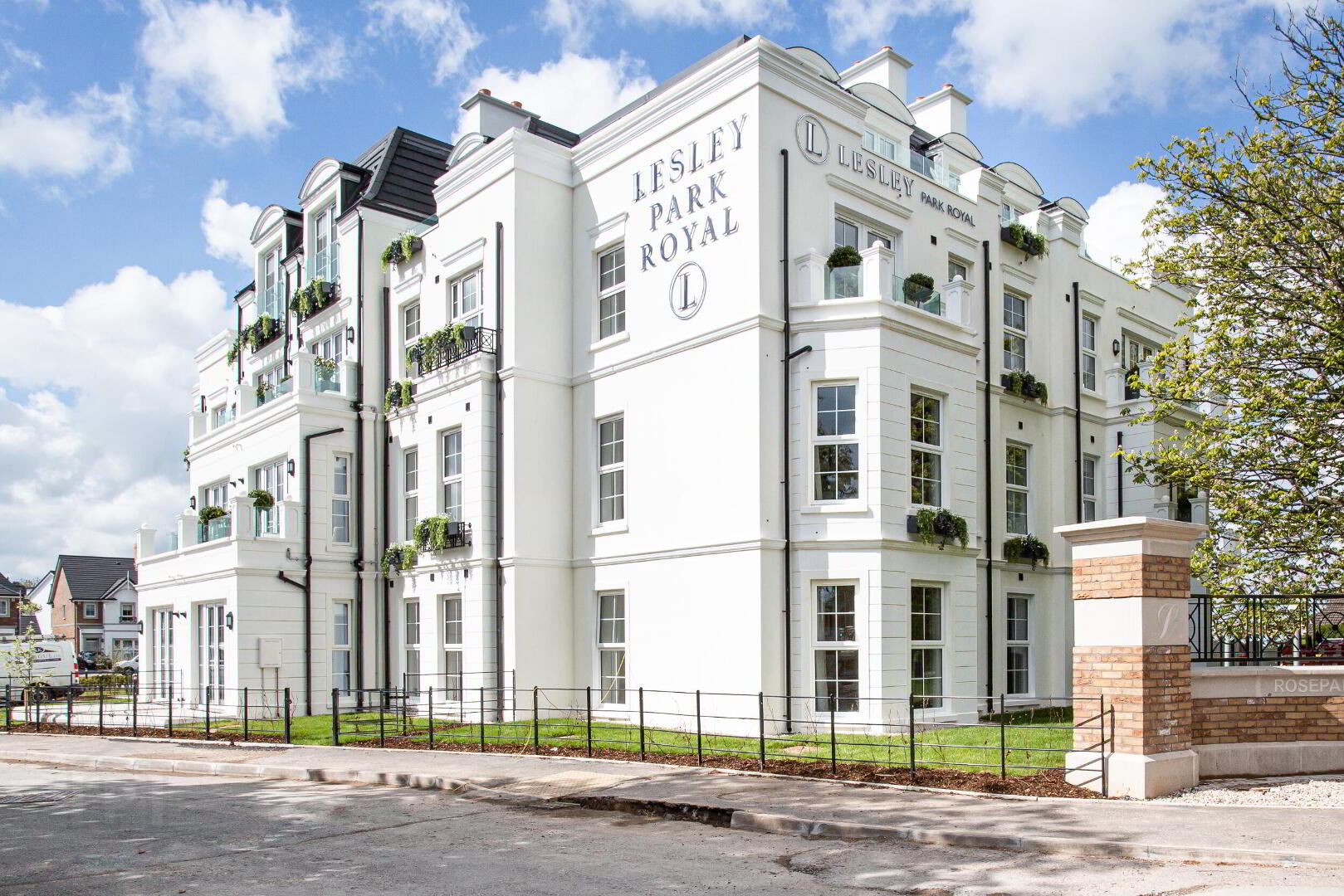 Lesley Park Royal, 1 Rosepark Gardens 2 of 28