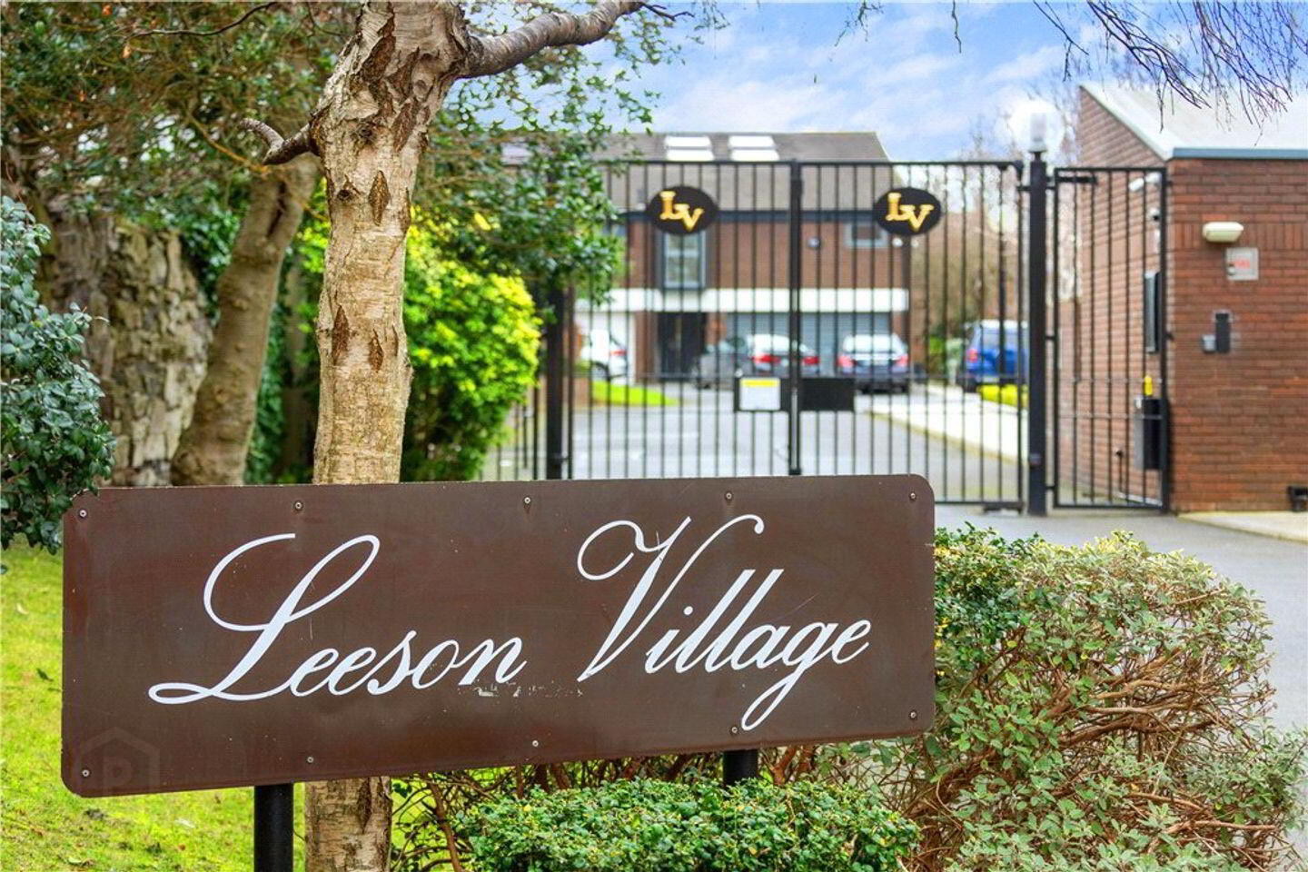 26 Leeson Village 2 of 8