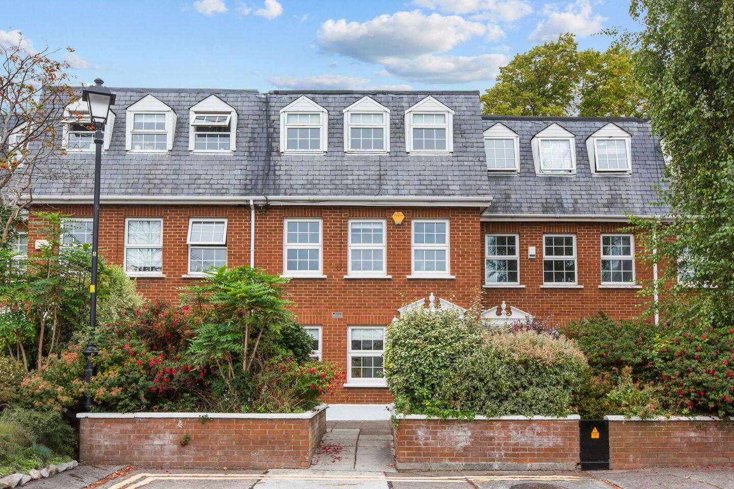 41 Grosvenor Park 1 of 17