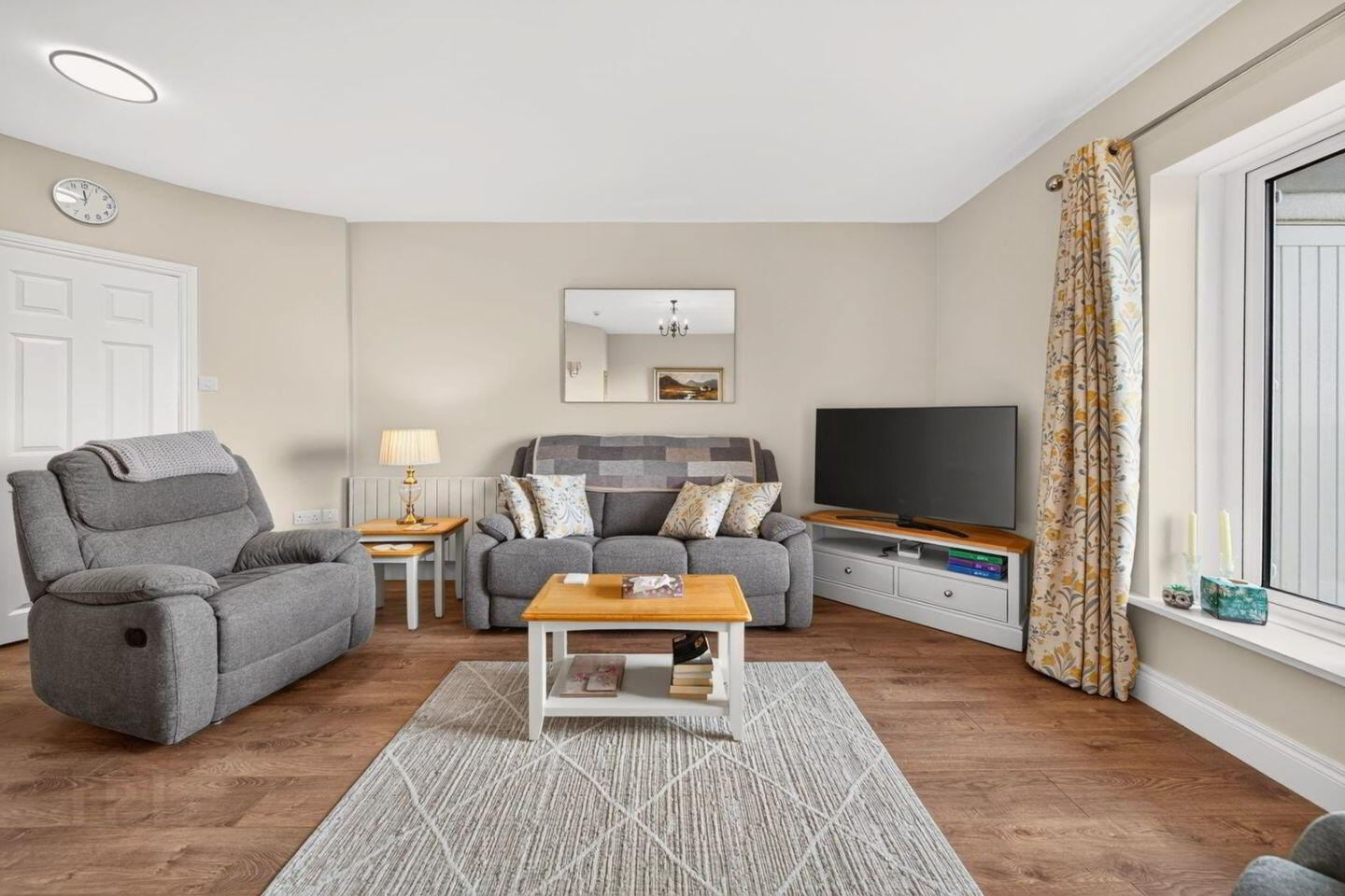 Apartment 11 The Marine Lighthouse Apartments Clif 3 of 18