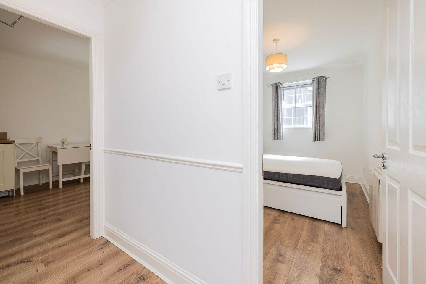 Apartment 4 Aston Abbey 10 Aston Quay 13 of 14